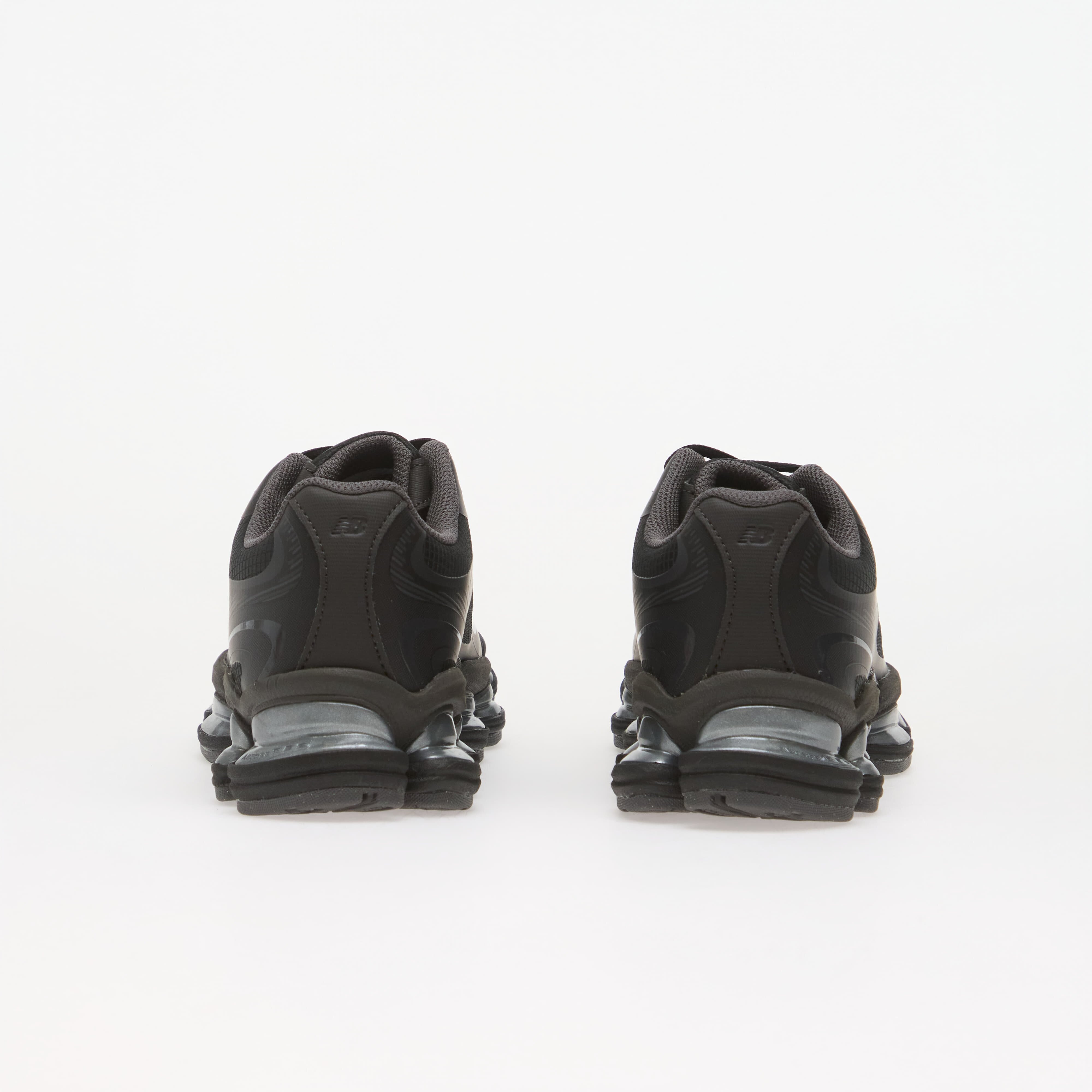 New Balance Сникърси 2000 Black/ Black Cement/ Magnet