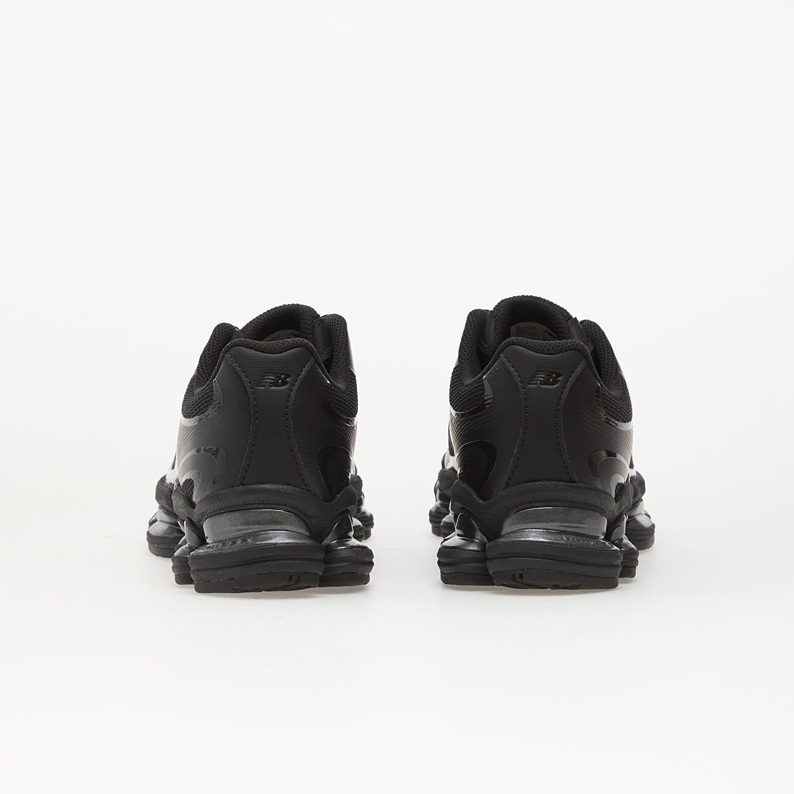 New Balance Сникърси 2000 Black/ Black Etb