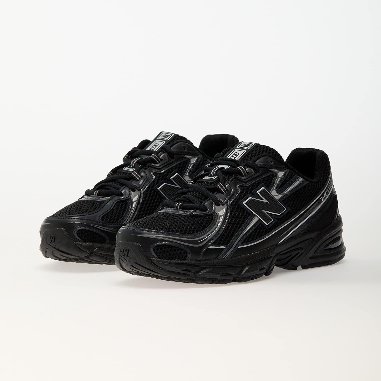 New Balance Сникърси 740