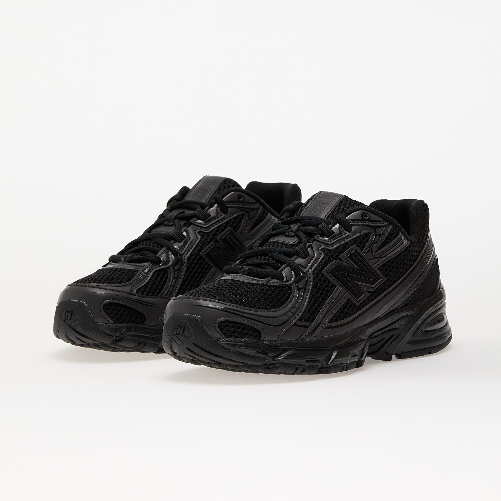 New Balance Сникърси 740 Black/ Black Cement