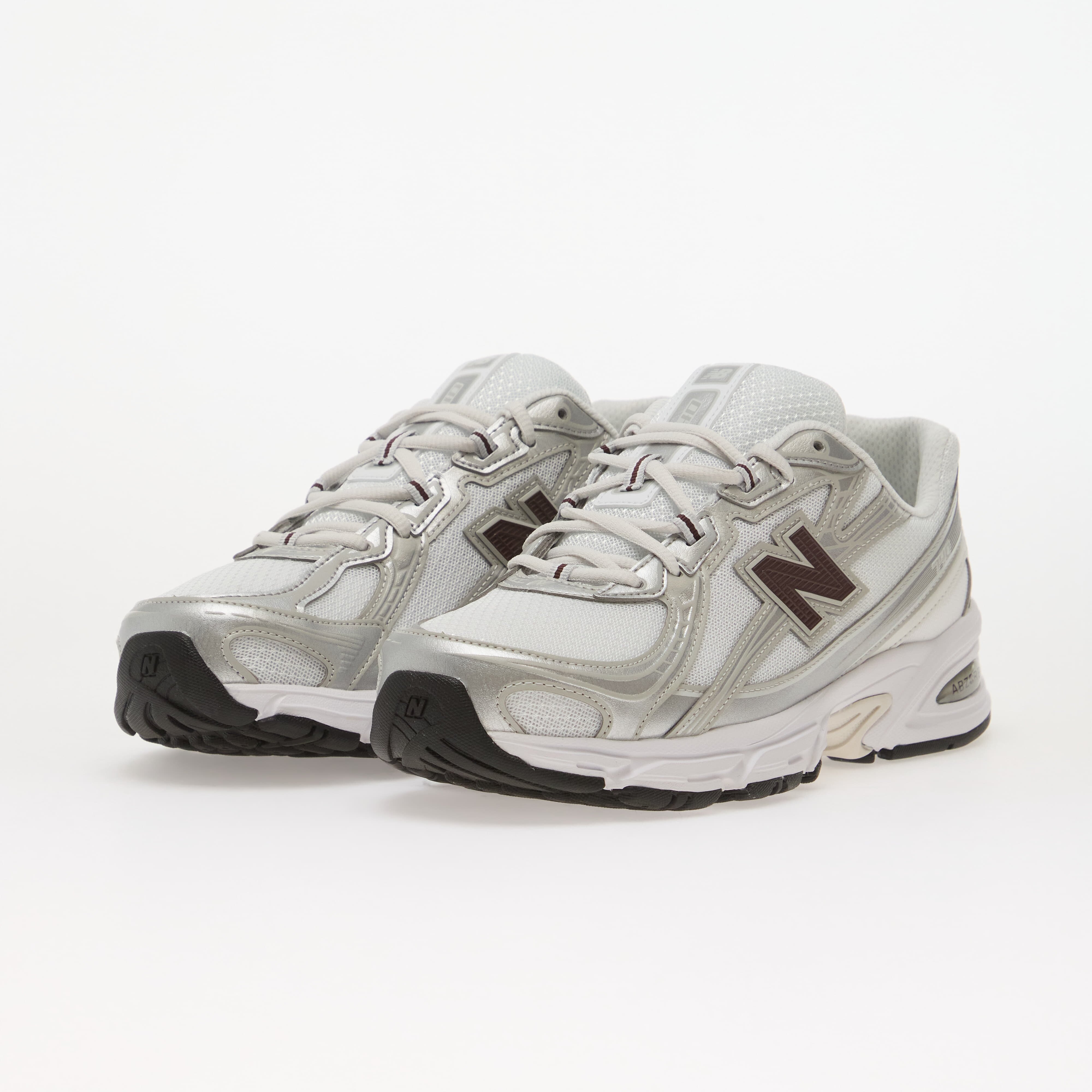 New Balance Сникърси 740 White/ Silver Metallic