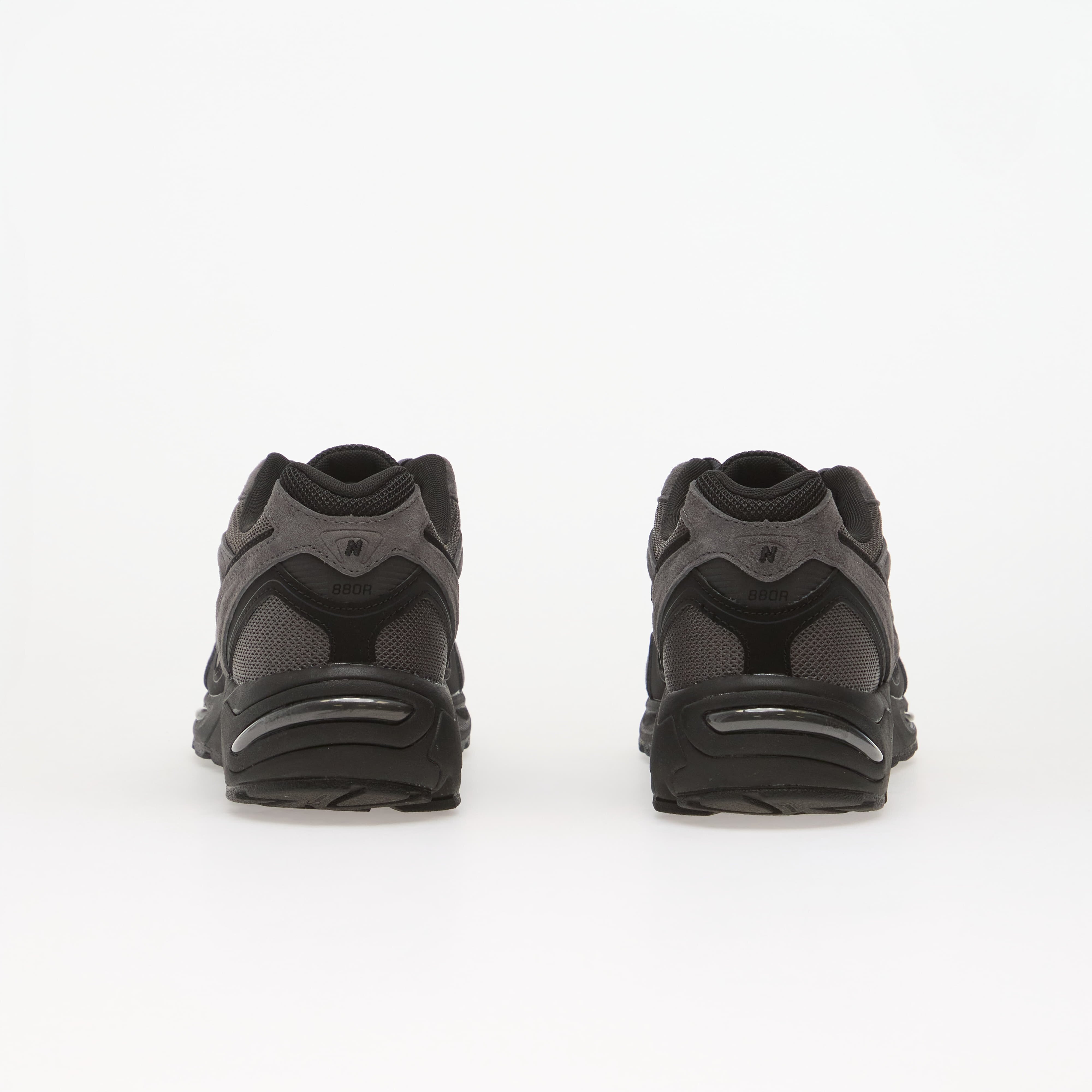 New Balance Сникърси 880R Magnet/ Black