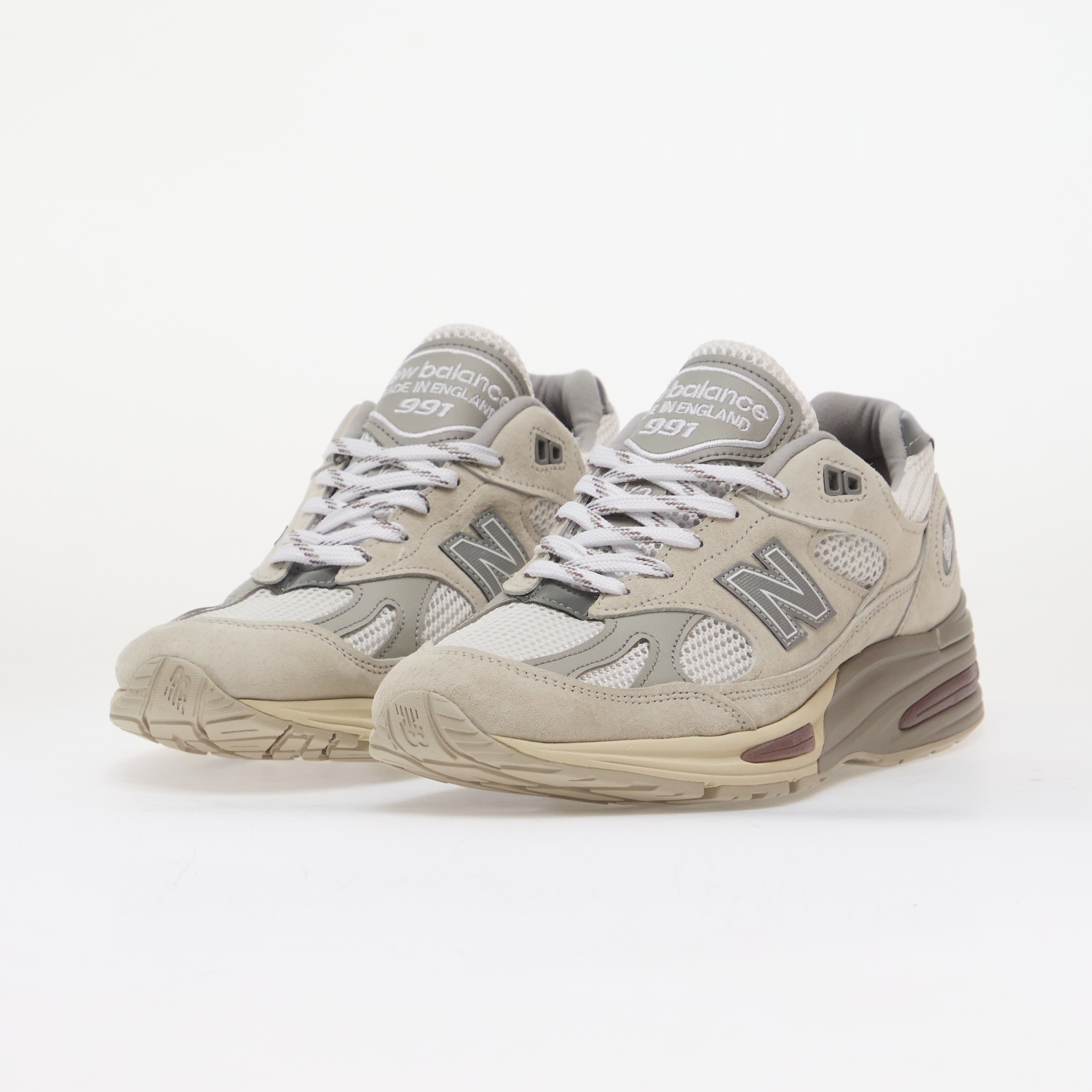 New Balance Сникърси 991 Made in UK Wind Chime/ Brilliant White/ Flint Gray