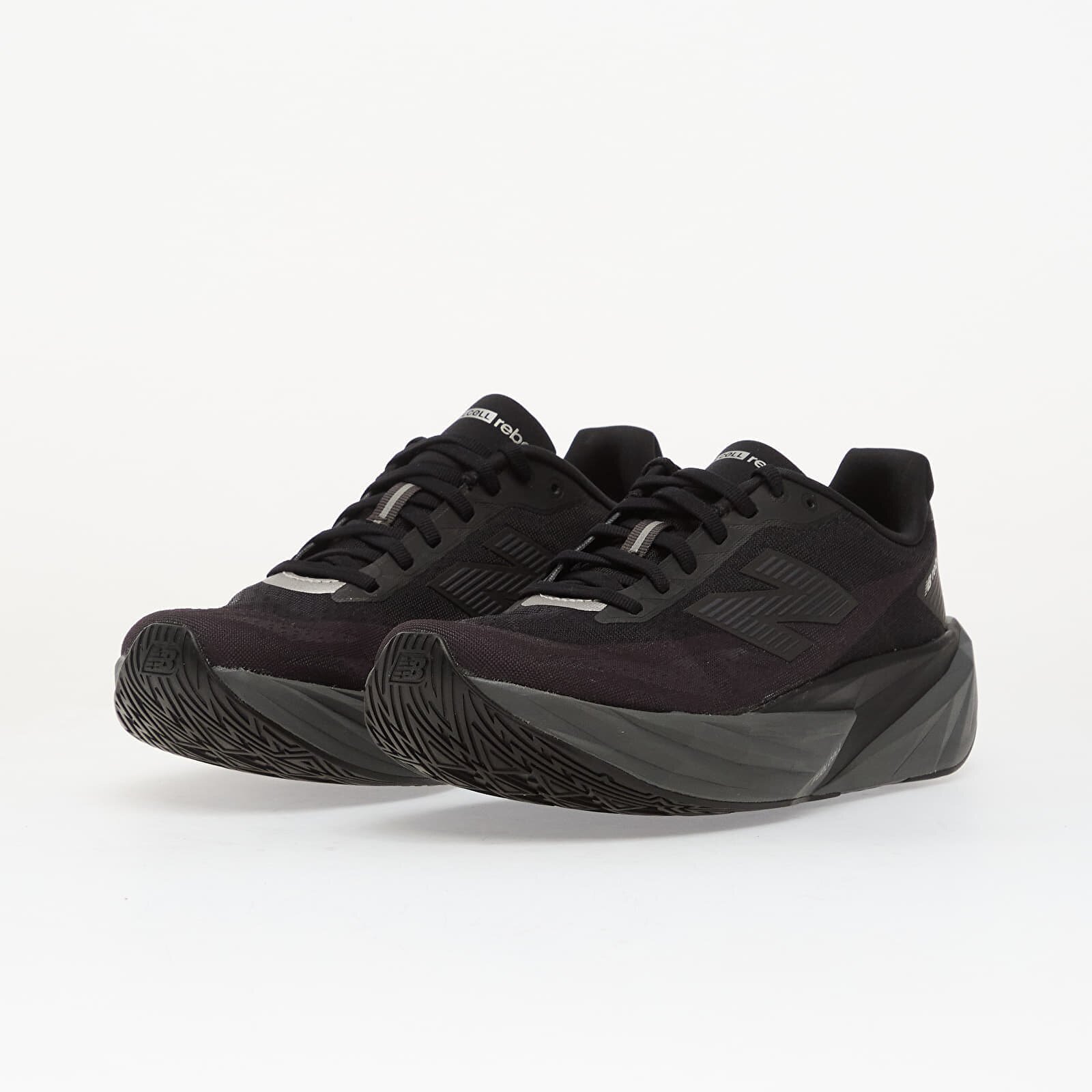 New Balance Сникърси Fuel Cell Rebel v5 Black/ Castlerock/ Black Cement Lo5