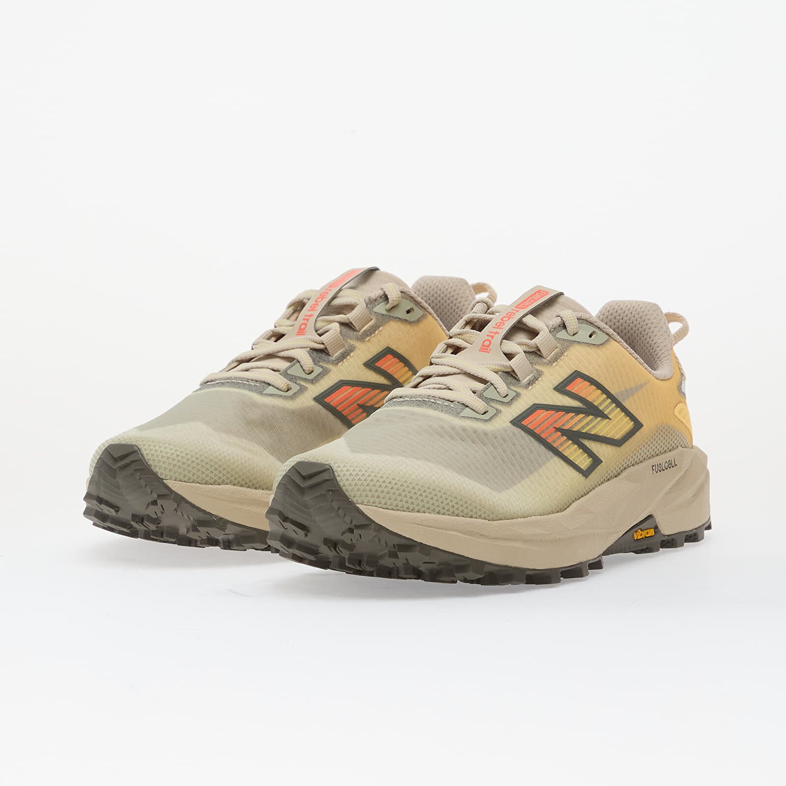 New Balance Сникърси FuelCell Rebel Trail White Peach/ Timberwolf
