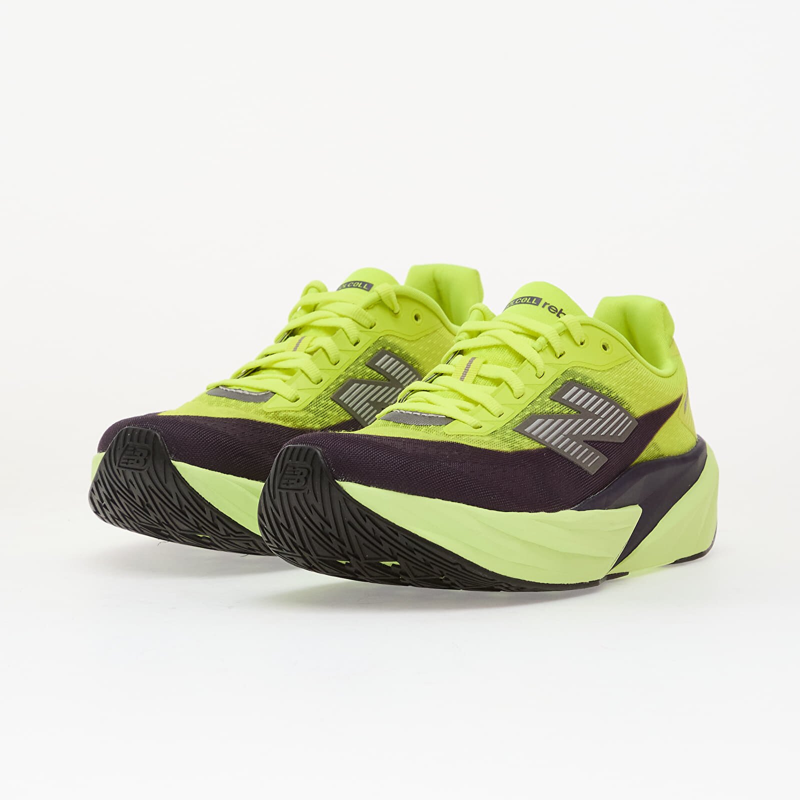 New Balance Сникърси FuelCell Rebel v5 Alkaline Green/ Boyseerry/ Dark Silver Metallic