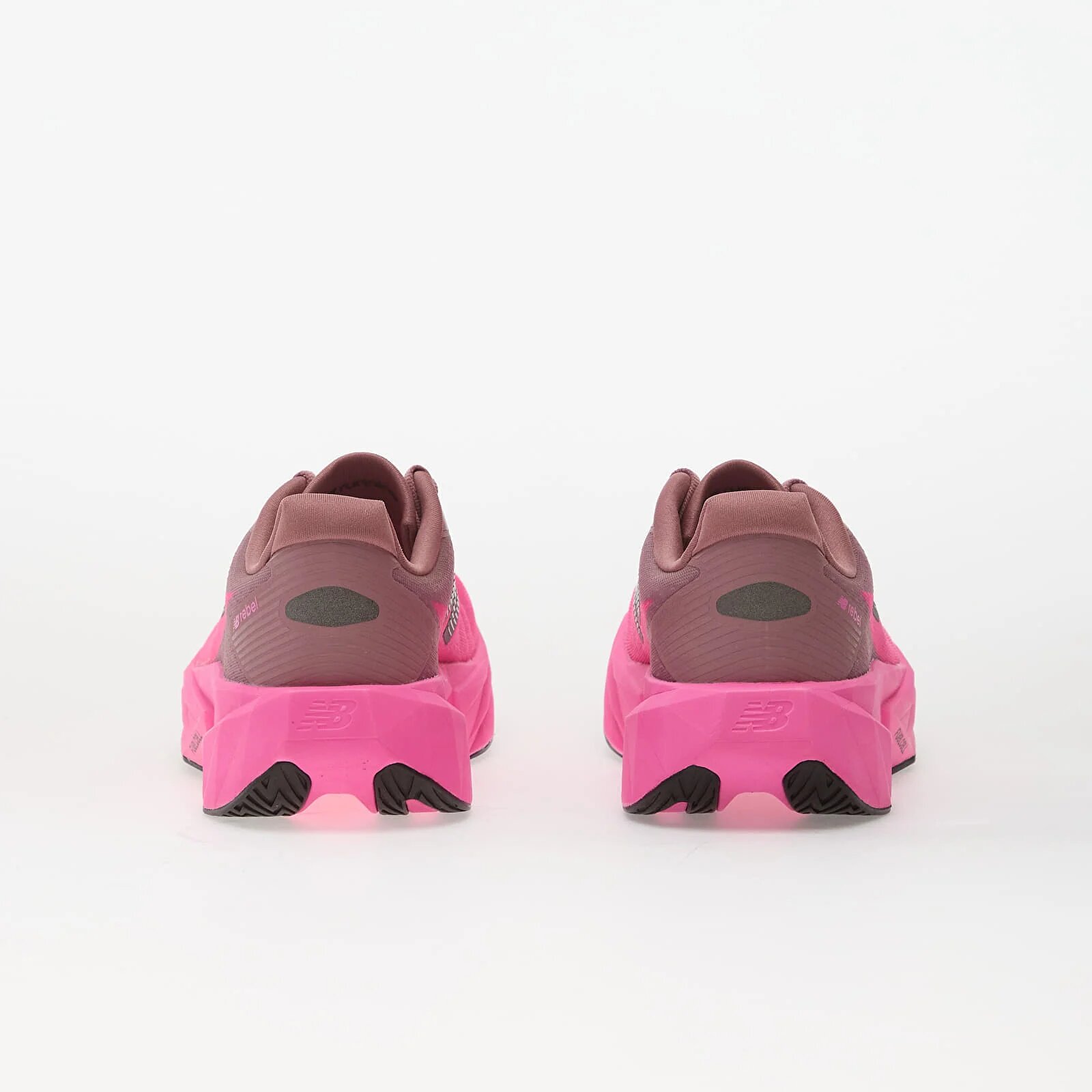 New Balance Сникърси FuelCell Rebel v5 Pink Heat/ Rosewood