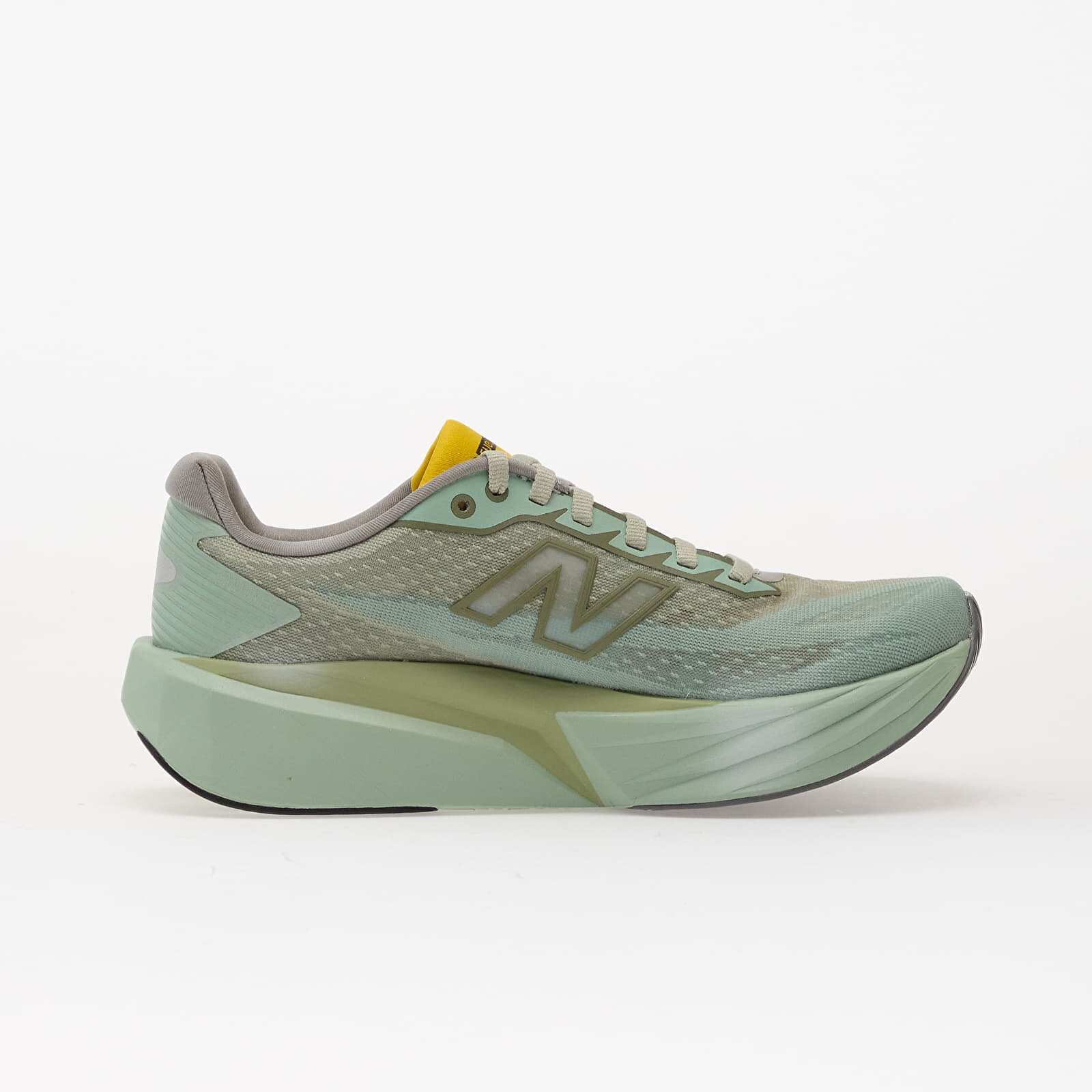 New Balance Сникърси Fuelcell Rebel v5 Td5 Garter Snake/ Mosaic Green/ Ginger Lemon