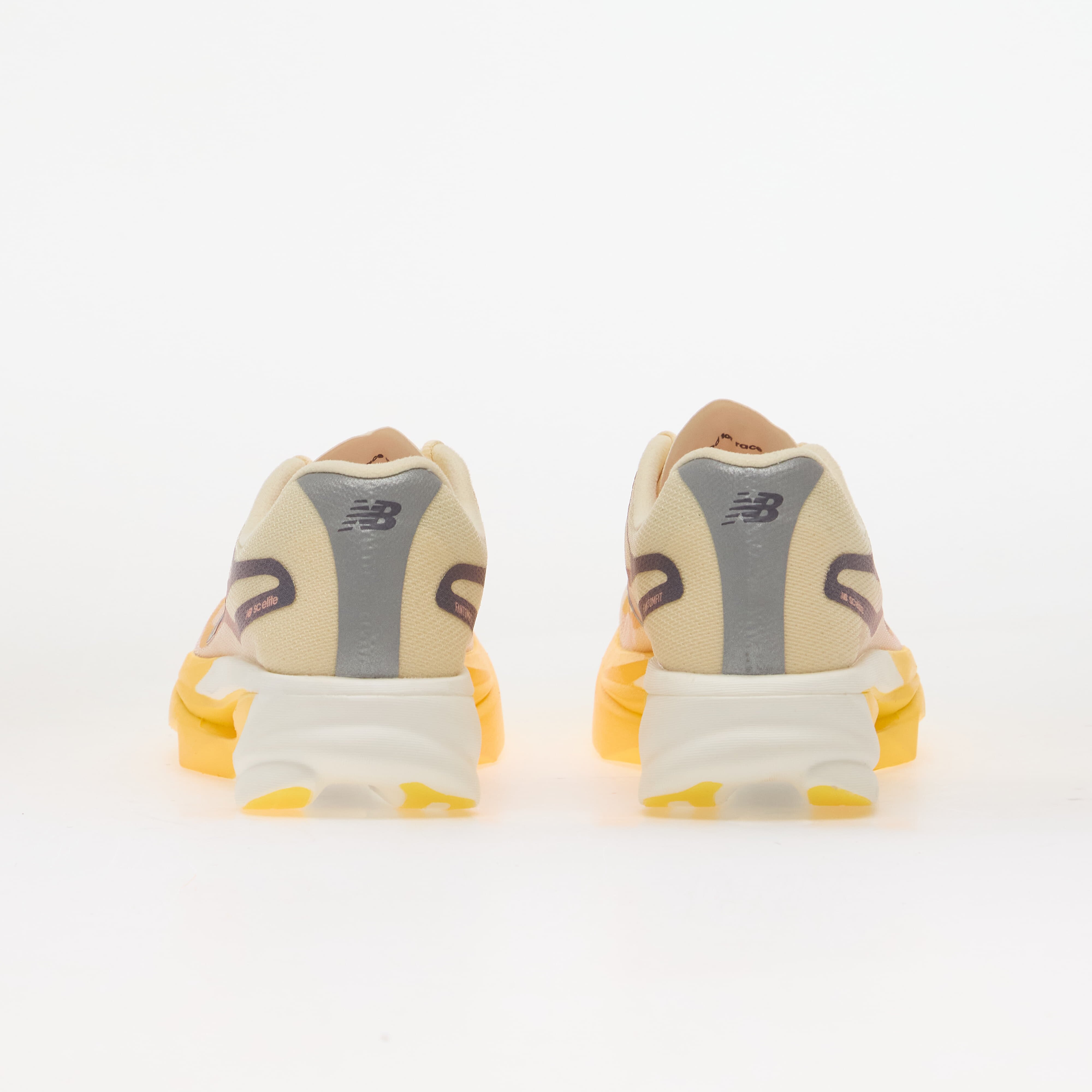 New Balance Сникърси FuelCell SuperComp Elite V6 Satsuma Orange/ Pink Lemonade