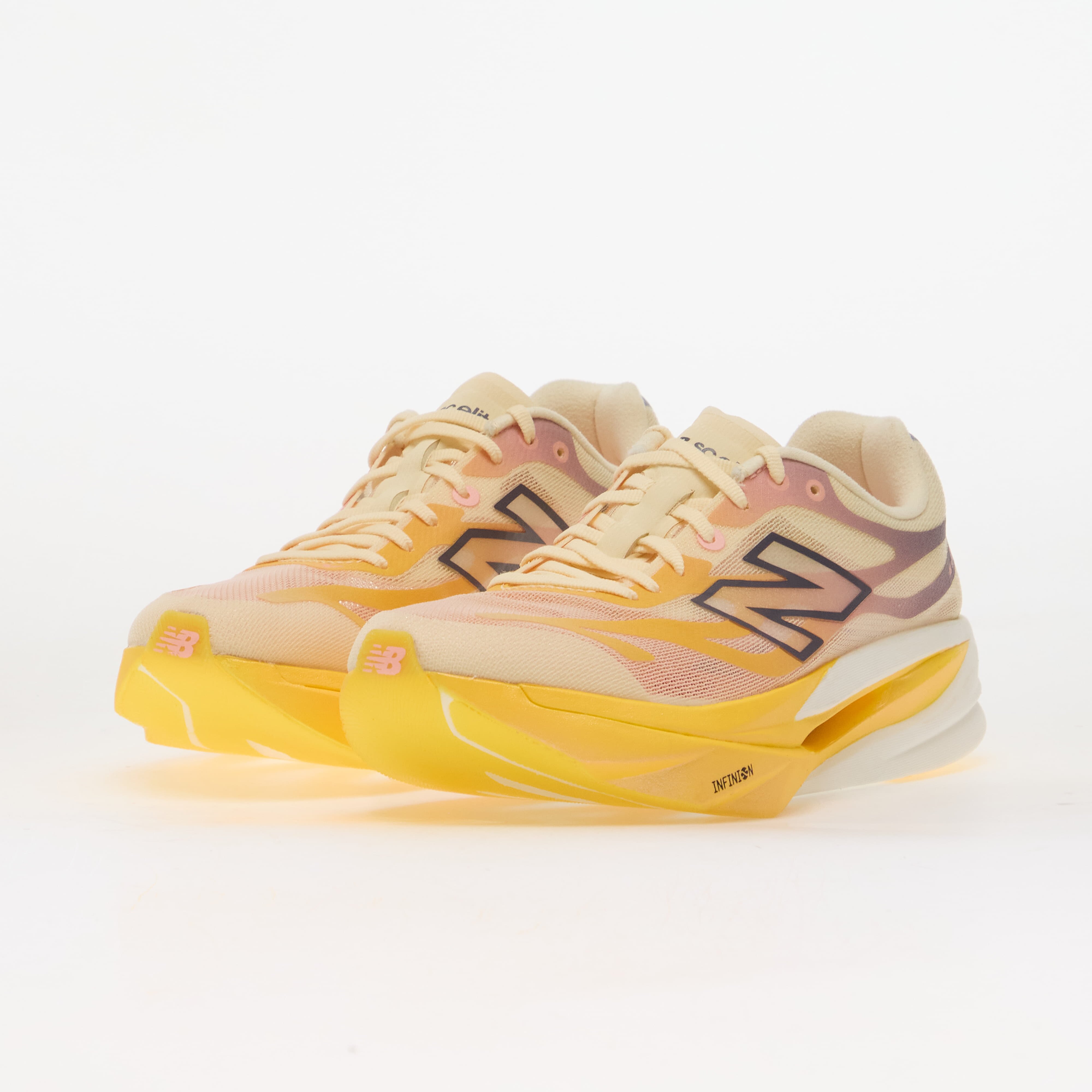 New Balance Сникърси FuelCell SuperComp Elite V6 Satsuma Orange/ Pink Lemonade