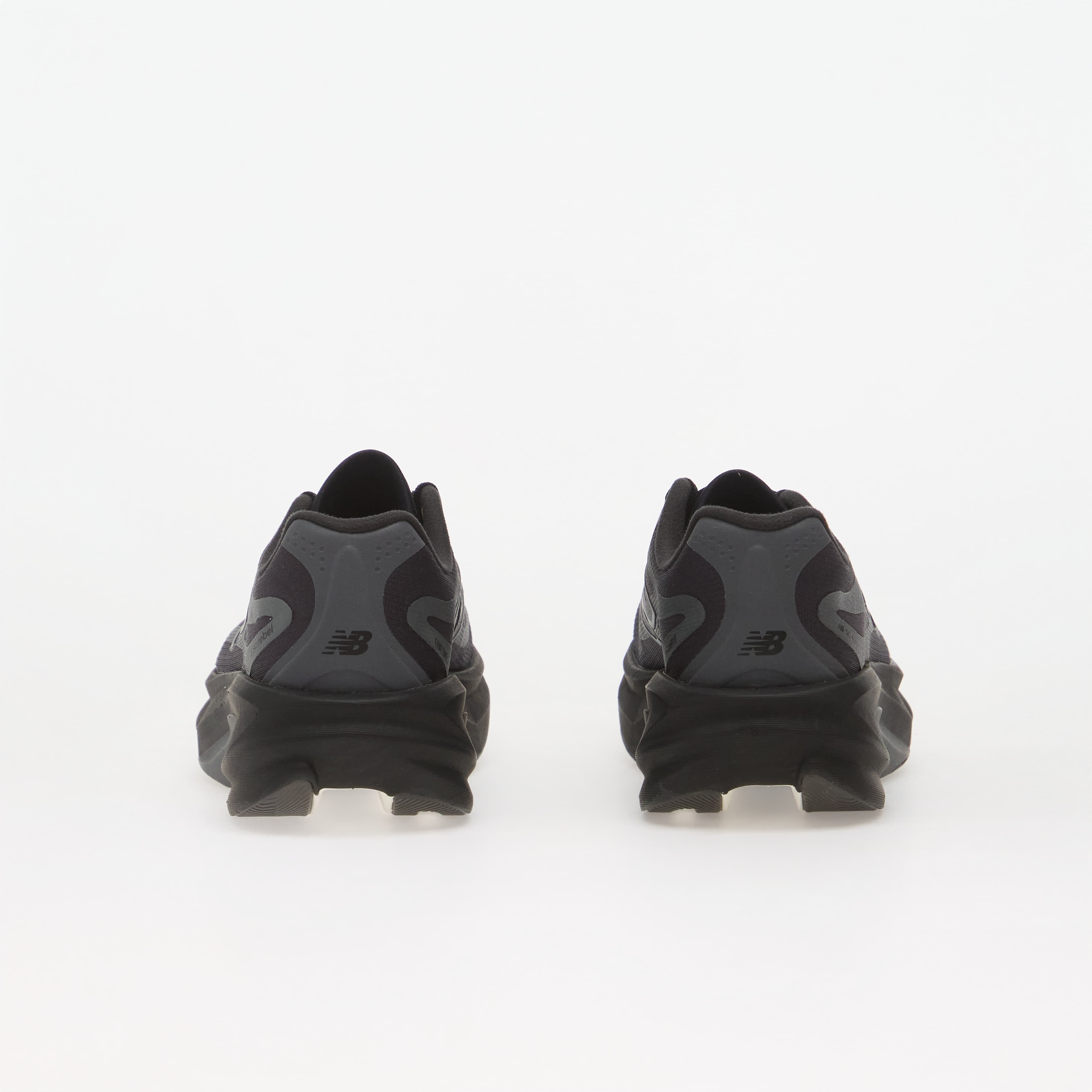 New Balance Сникърси WREBX Black/ Magnet