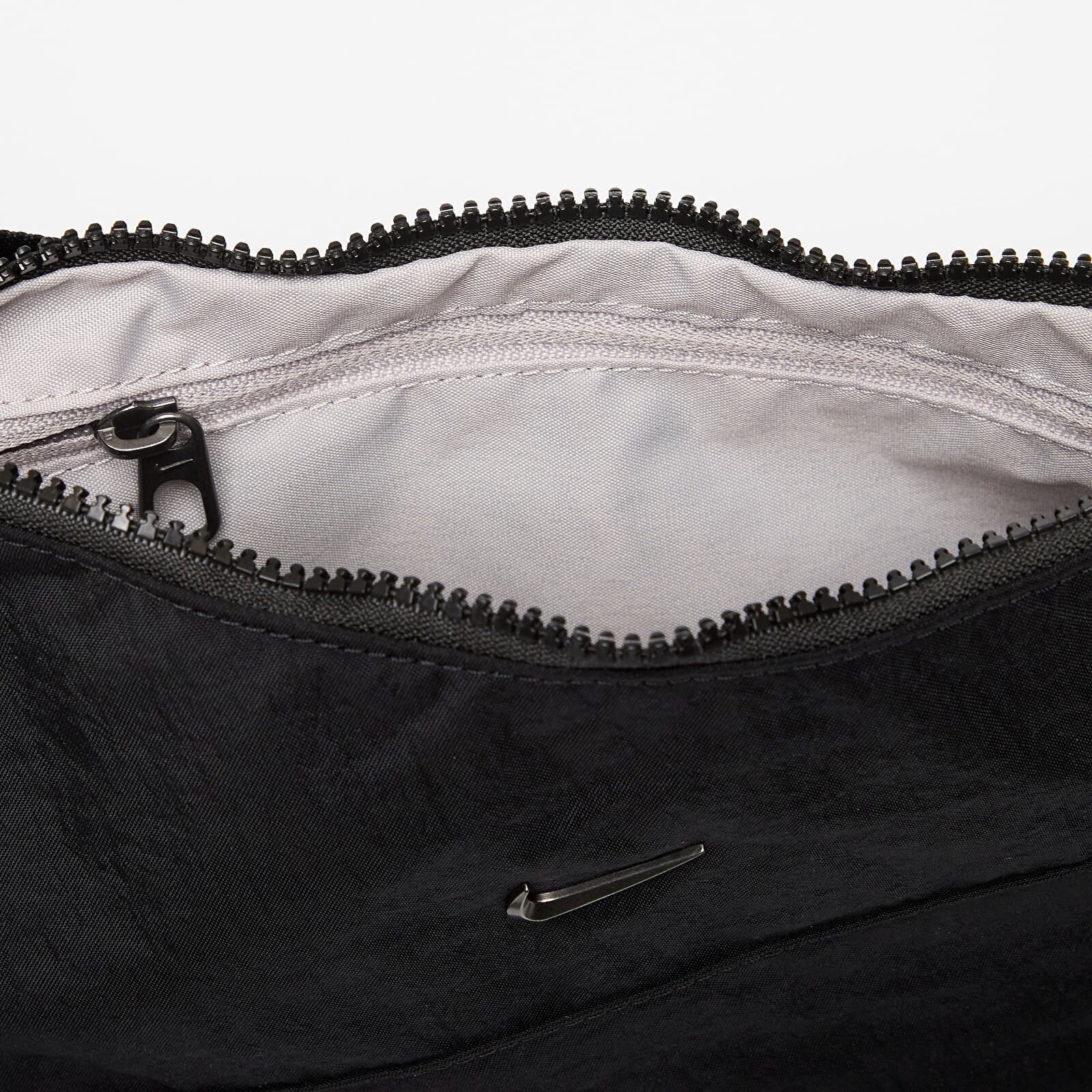 Nike Чанта Aura Crescent Crossbody Bag 4L Black/ Black/ Gunmetal