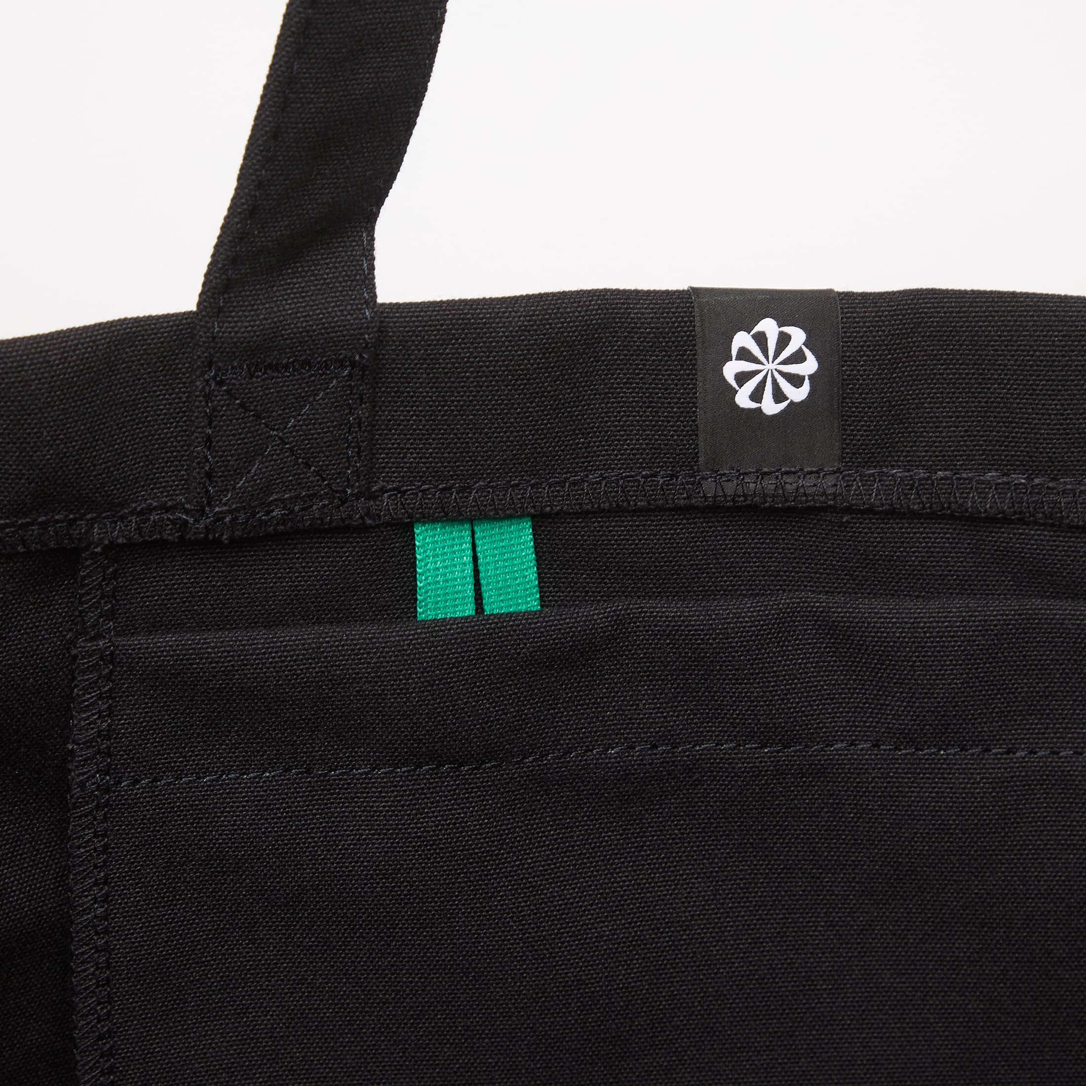 Nike Чанта Heritage Tote Bag 22L Black/ Stadium Green/ White