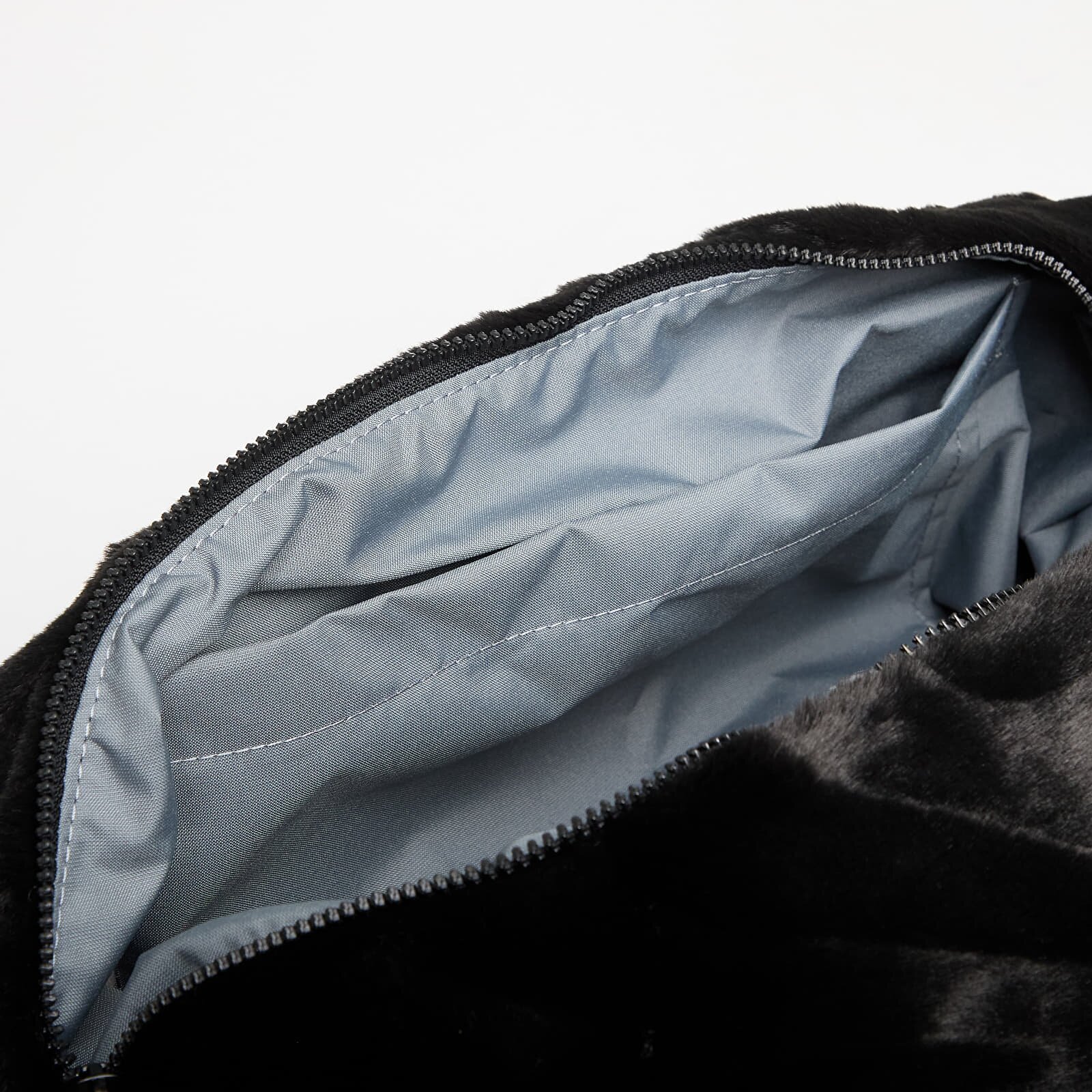 Nike Чанта Sportswear Faux Fur Slouchy Bag 19L Black/ Black
