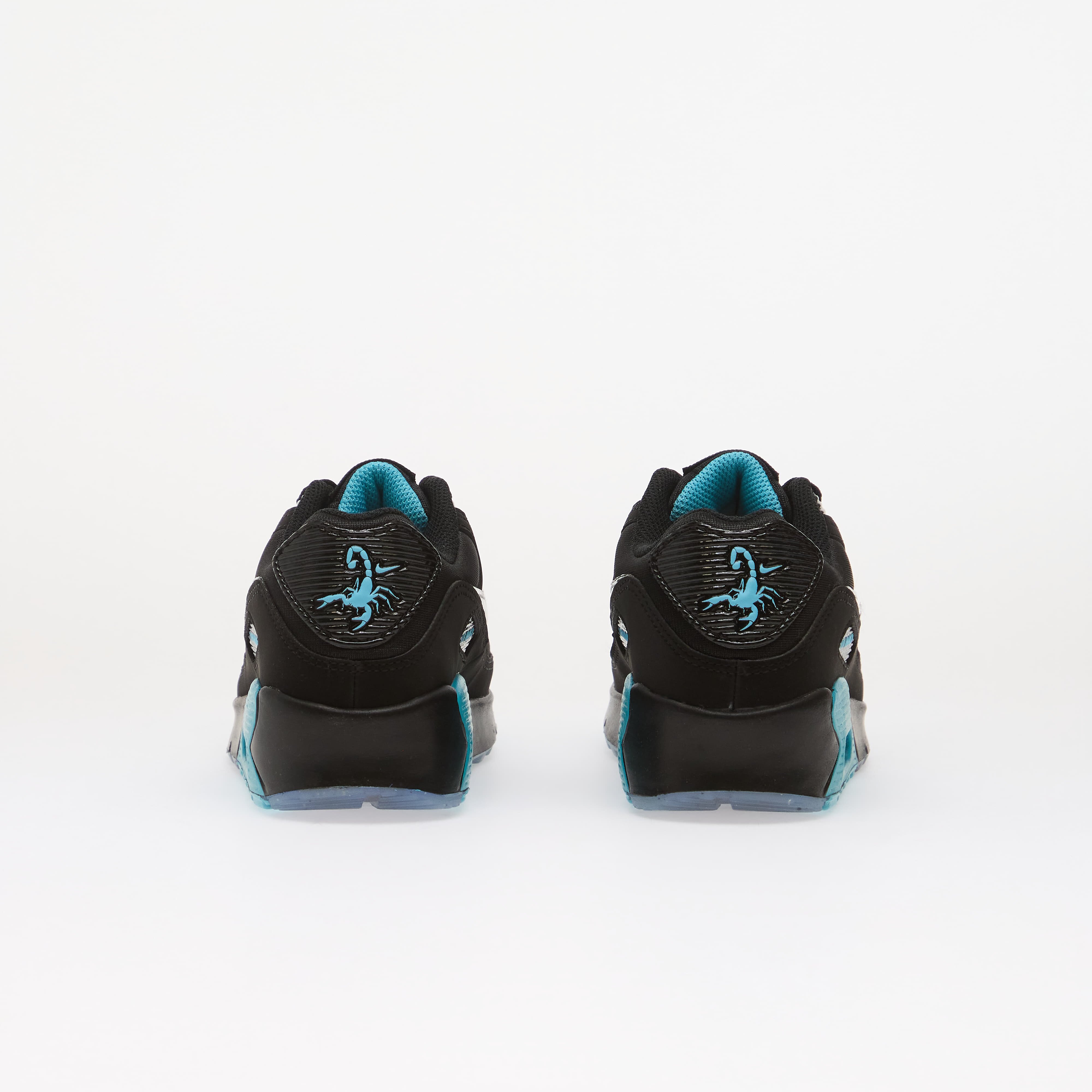 Nike Обувки Air Max 90 SE Kids Black/ Chrome/ Gamma Blue/ Ice