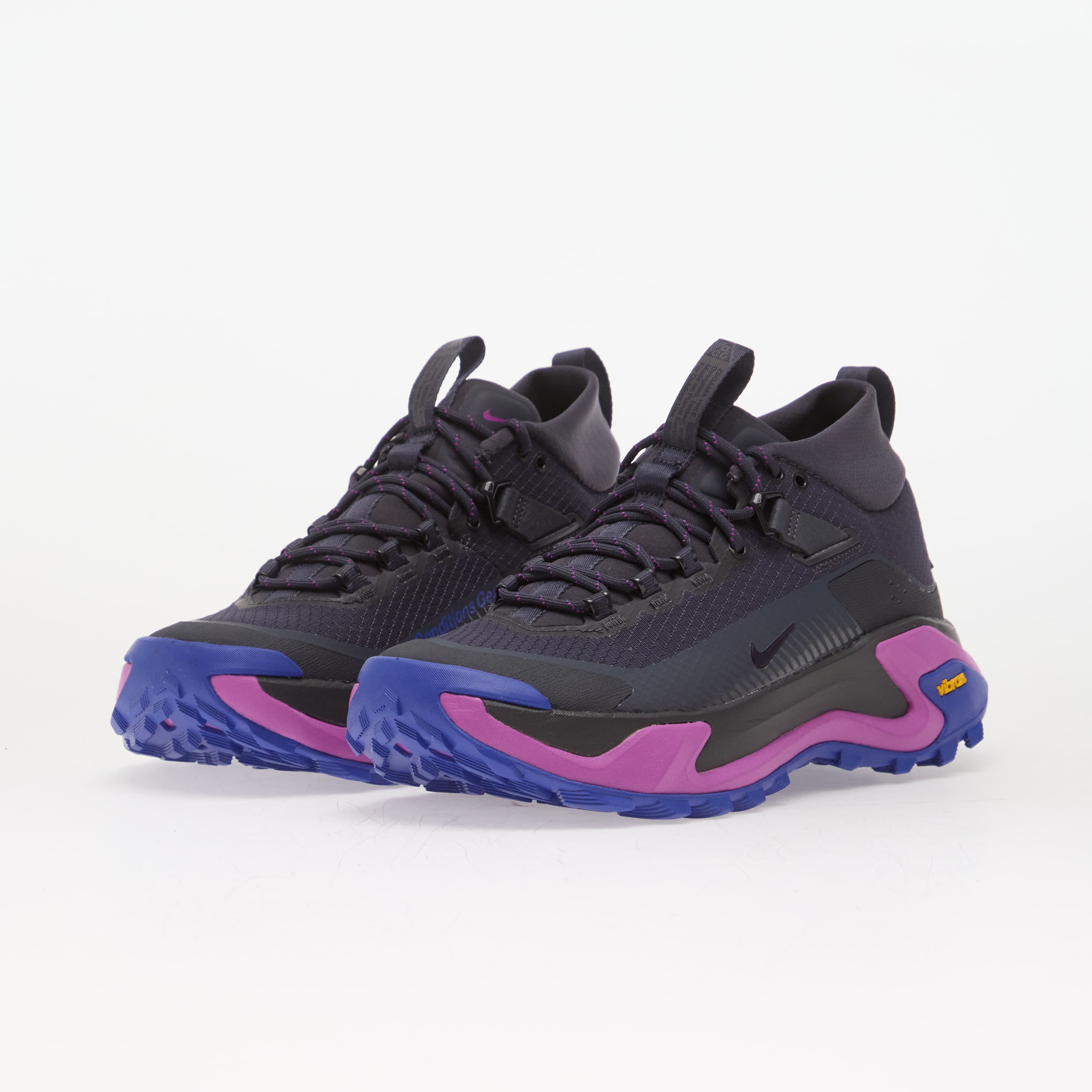Nike Сникърси ACG Zegama Hike Gridiron/ Purple Dynasty-Vivid Purple