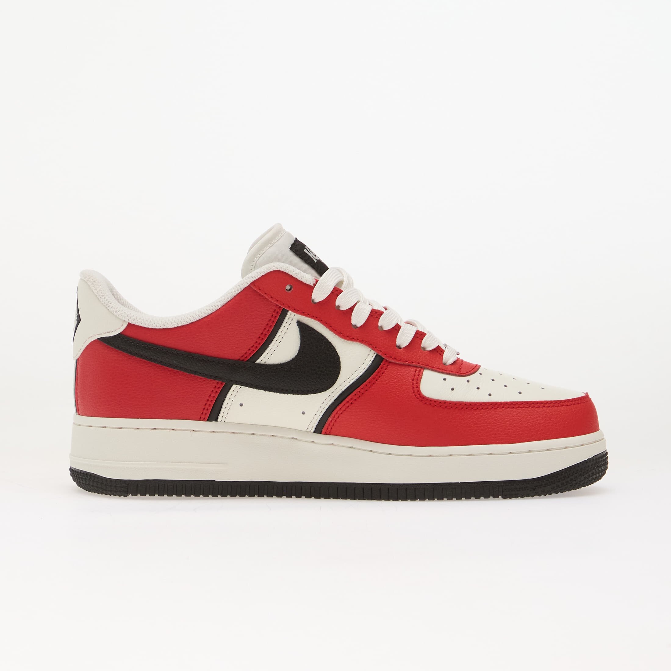Nike Сникърси Air Force 1 '07 LV8 University Red/ Black-Sail