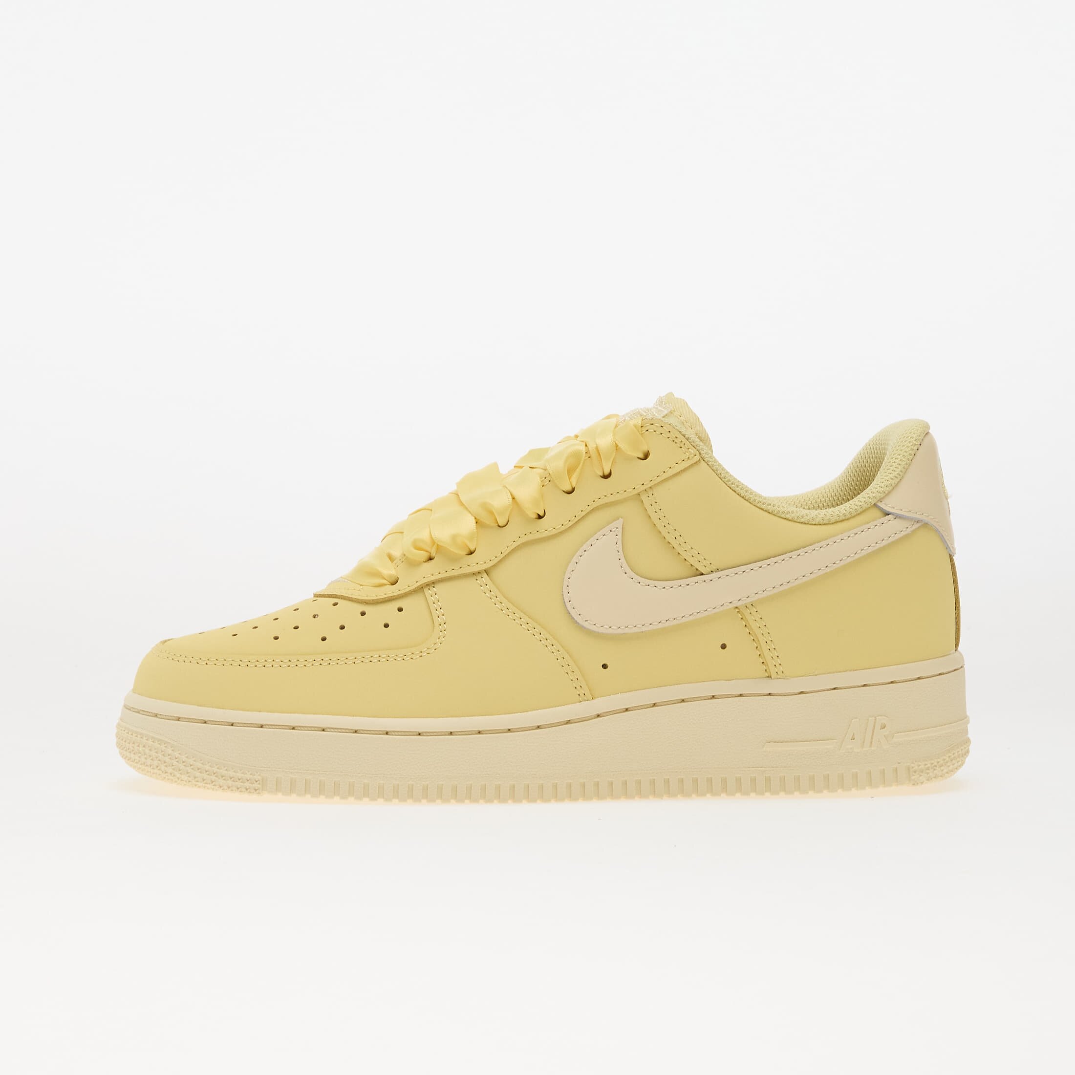 Nike Сникърси Air Force 1 Retro Premium Soft Yellow/ Sunbleach-Soft Yellow
