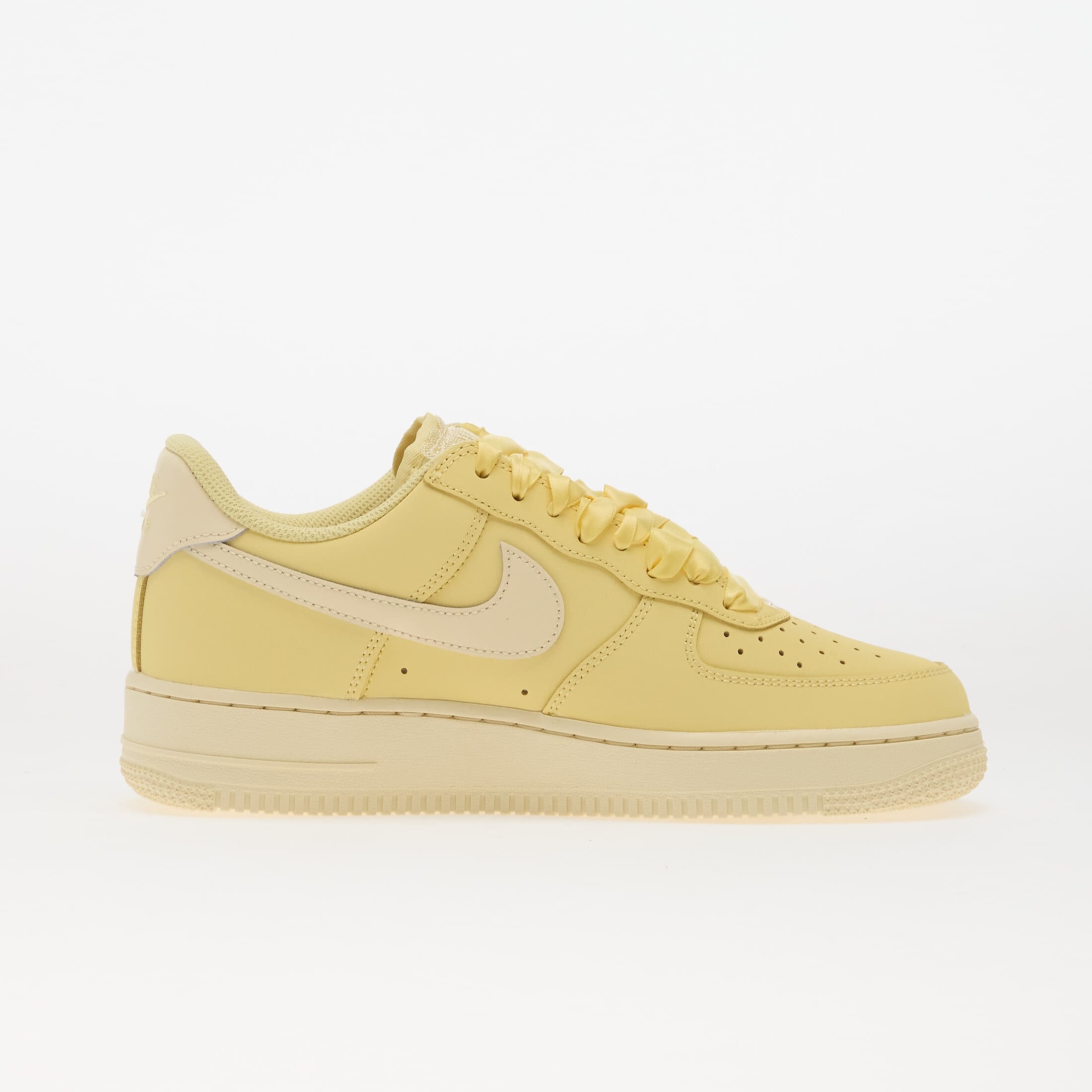 Nike Сникърси Air Force 1 Retro Premium Soft Yellow/ Sunbleach-Soft Yellow