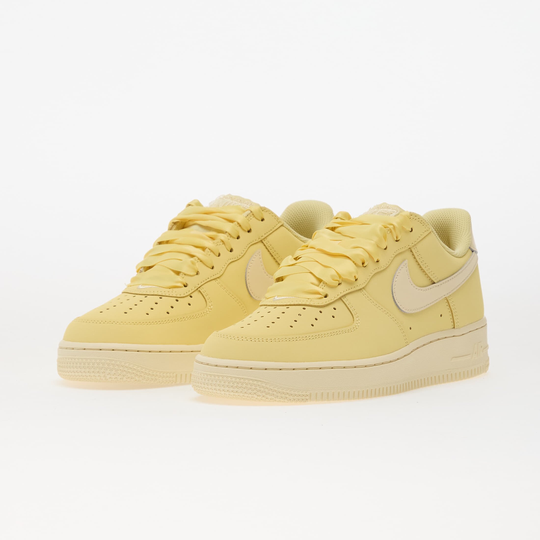 Nike Сникърси Air Force 1 Retro Premium Soft Yellow/ Sunbleach-Soft Yellow
