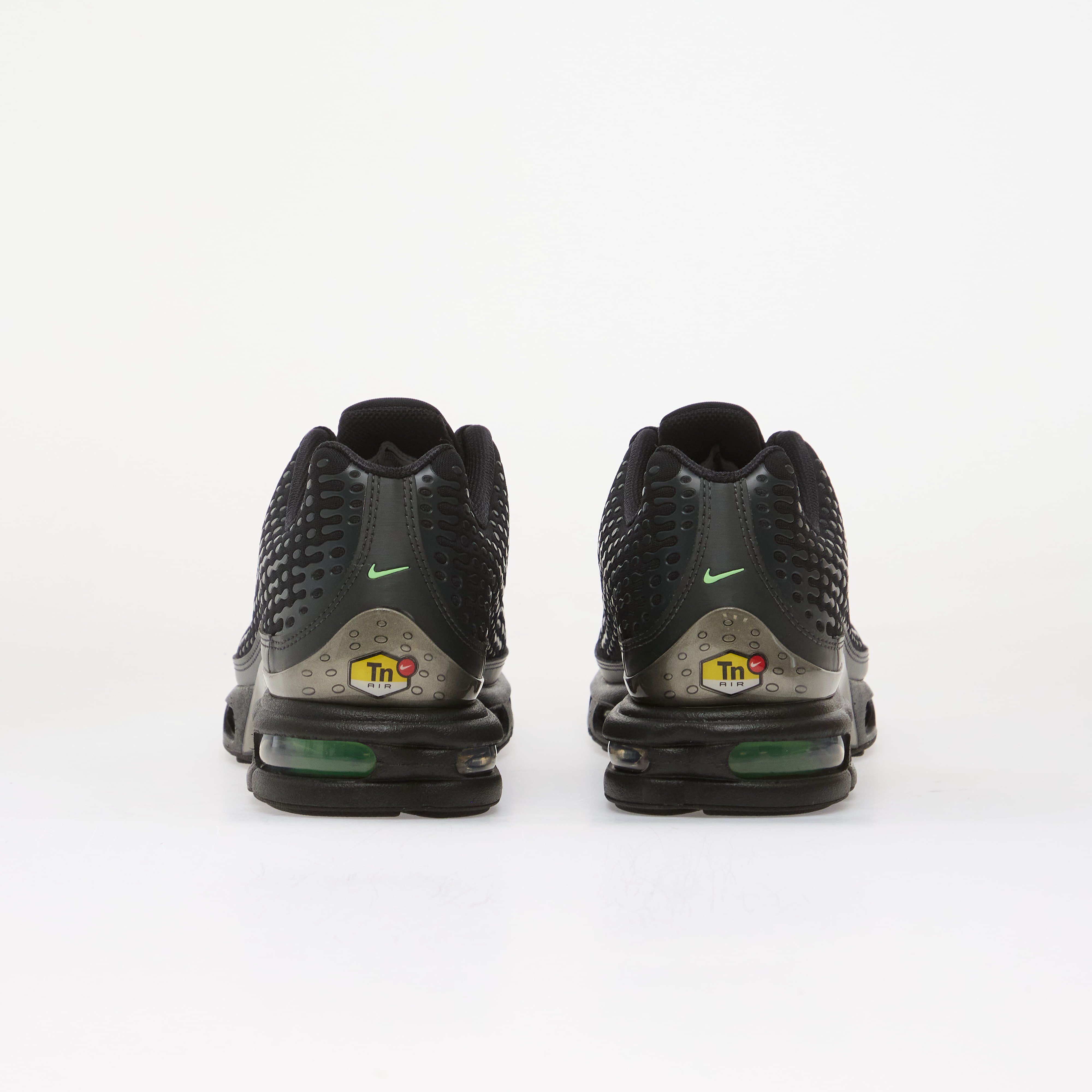 Nike Сникърси Air Max Plus TN VII Black/ Illusion Green-Dk Smoke Grey
