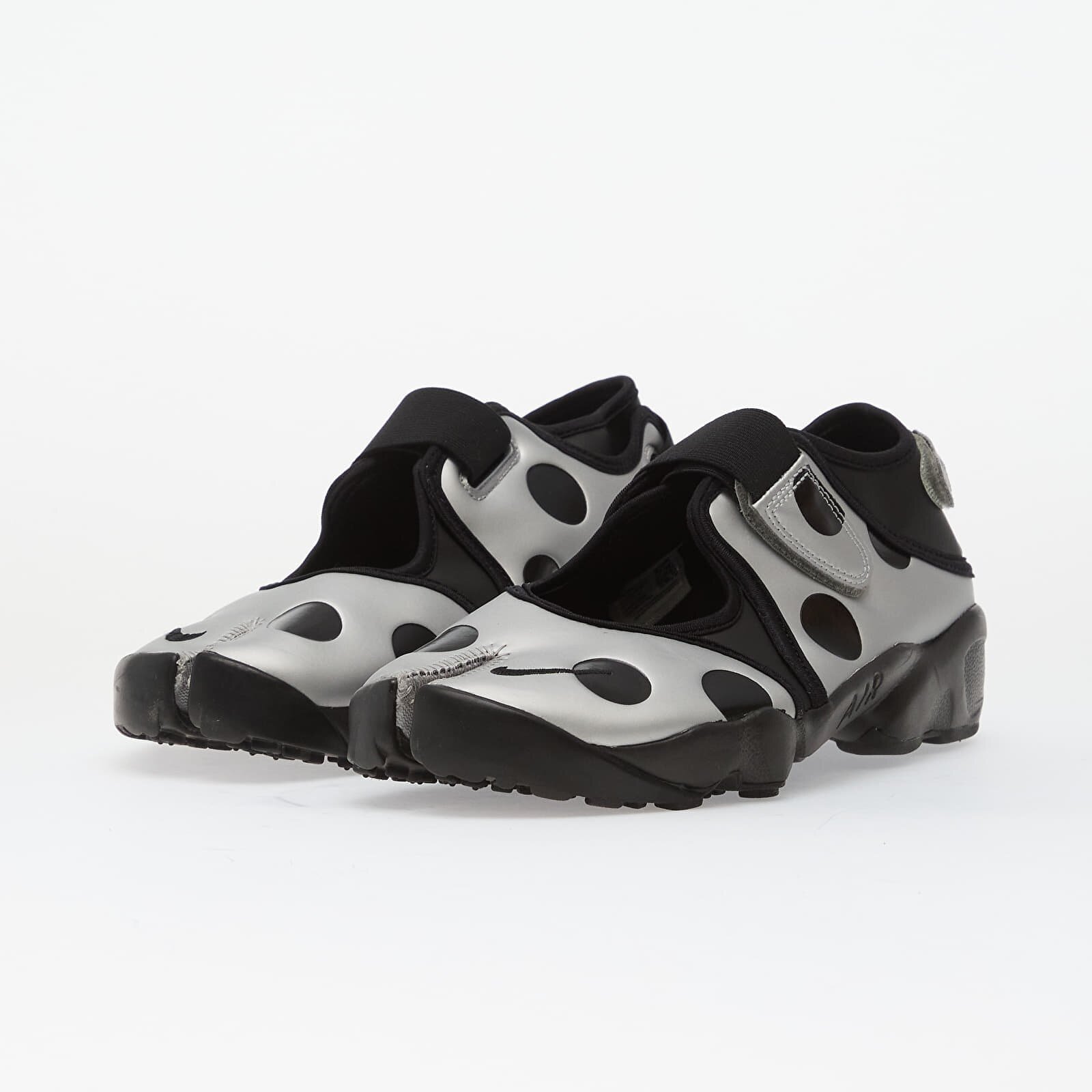 Nike Сникърси Air Rift Dot Black/ Black-Metallic Silver