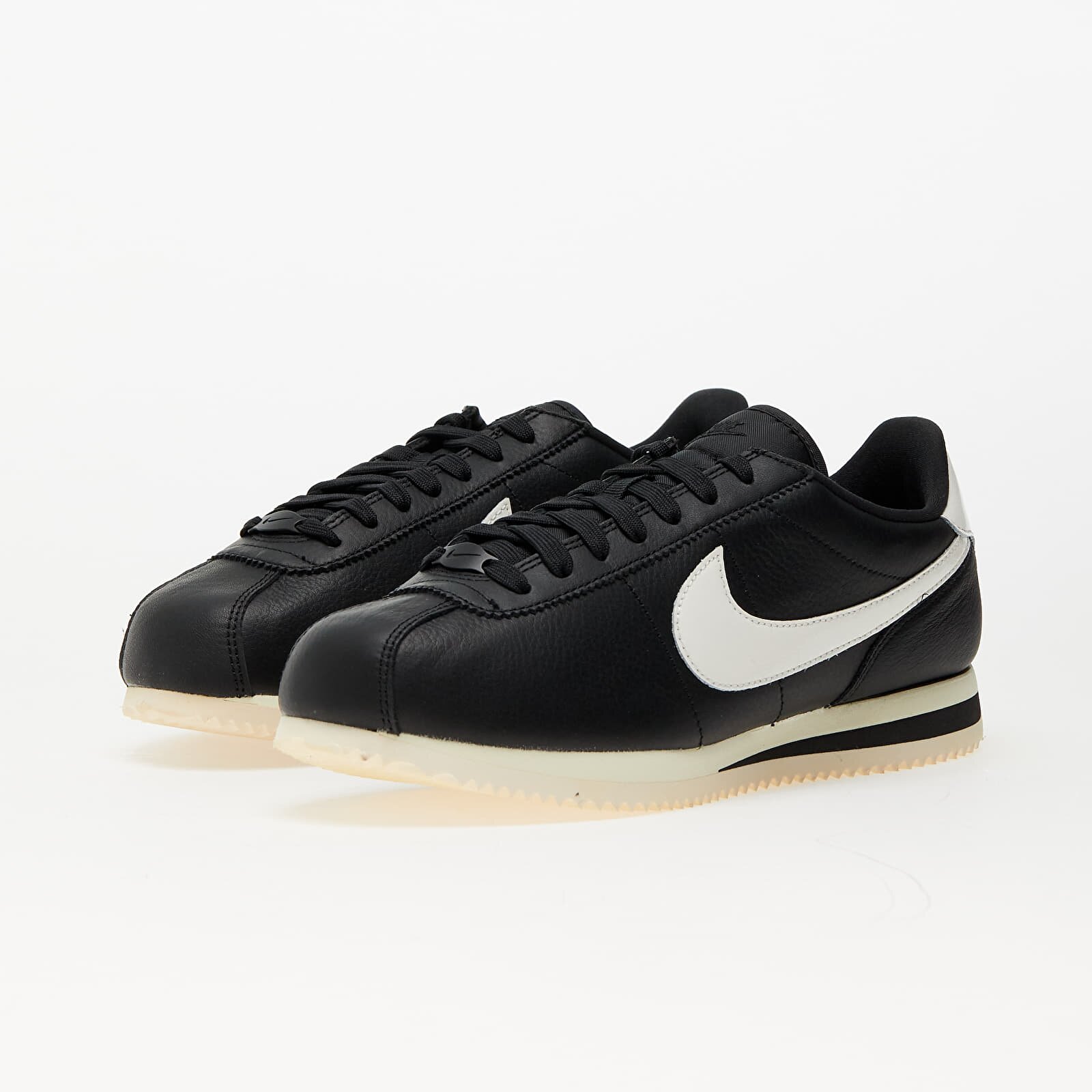 Nike Сникърси Cortez 23 Premium Black/ Sail-Alabaster