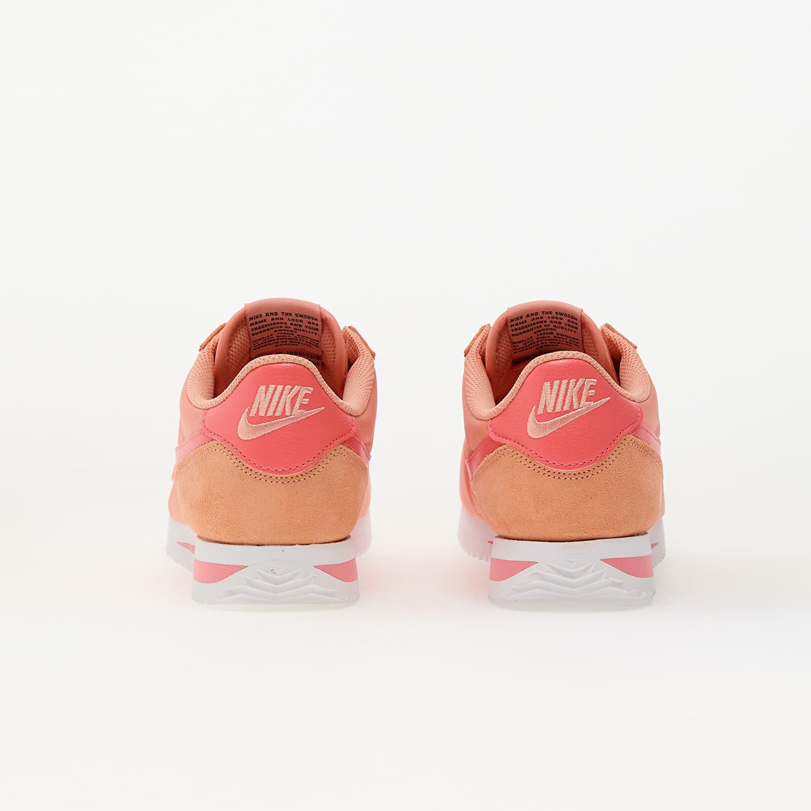 Nike Сникърси Cortez Textile Apricot Agate/ Magic Ember-White