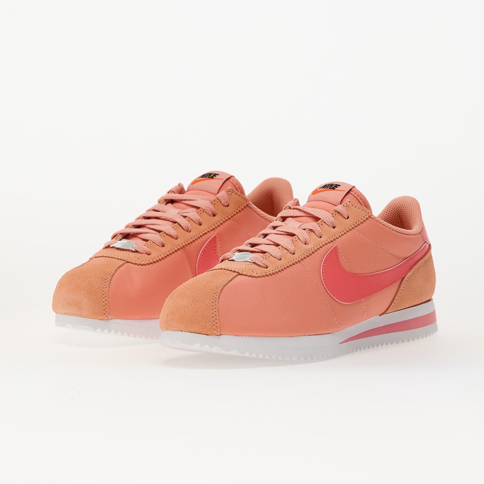 Nike Сникърси Cortez Textile Apricot Agate/ Magic Ember-White