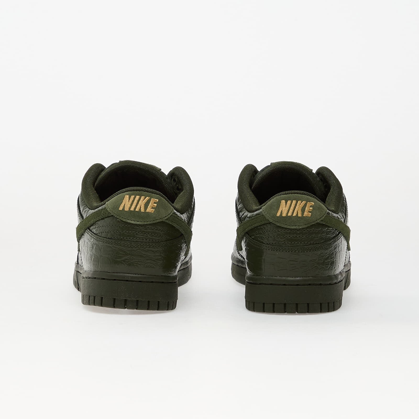 Nike Сникърси Dunk Low Carbon Green/ Carbon Green-Metallic Gold