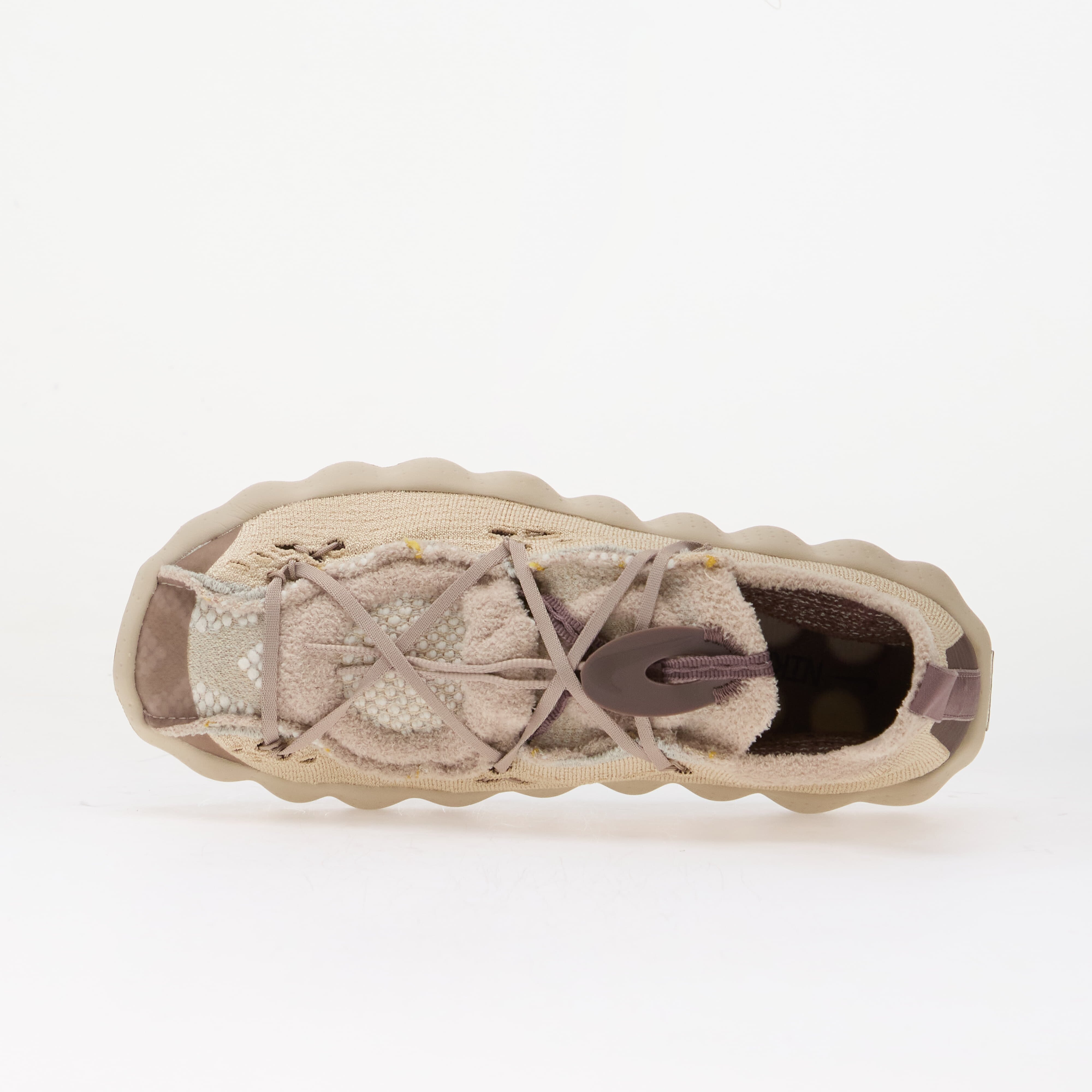 Nike Сникърси Mind 002 Flyknit Sanddrift/ Fossil Rose-Plum Eclipse
