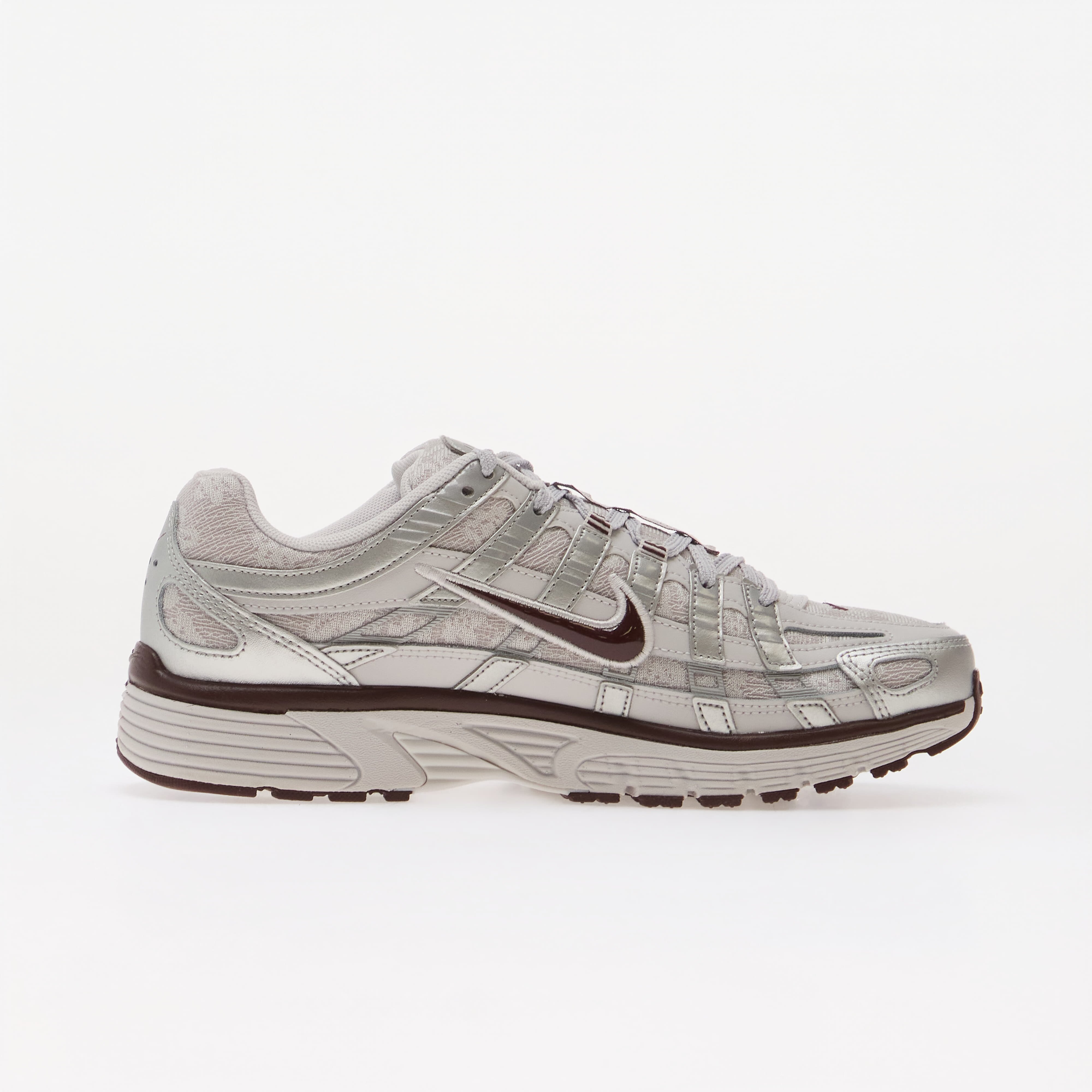 Nike Сникърси P-6000 Vast Grey/ Burgundy Crush-Metallic Silver