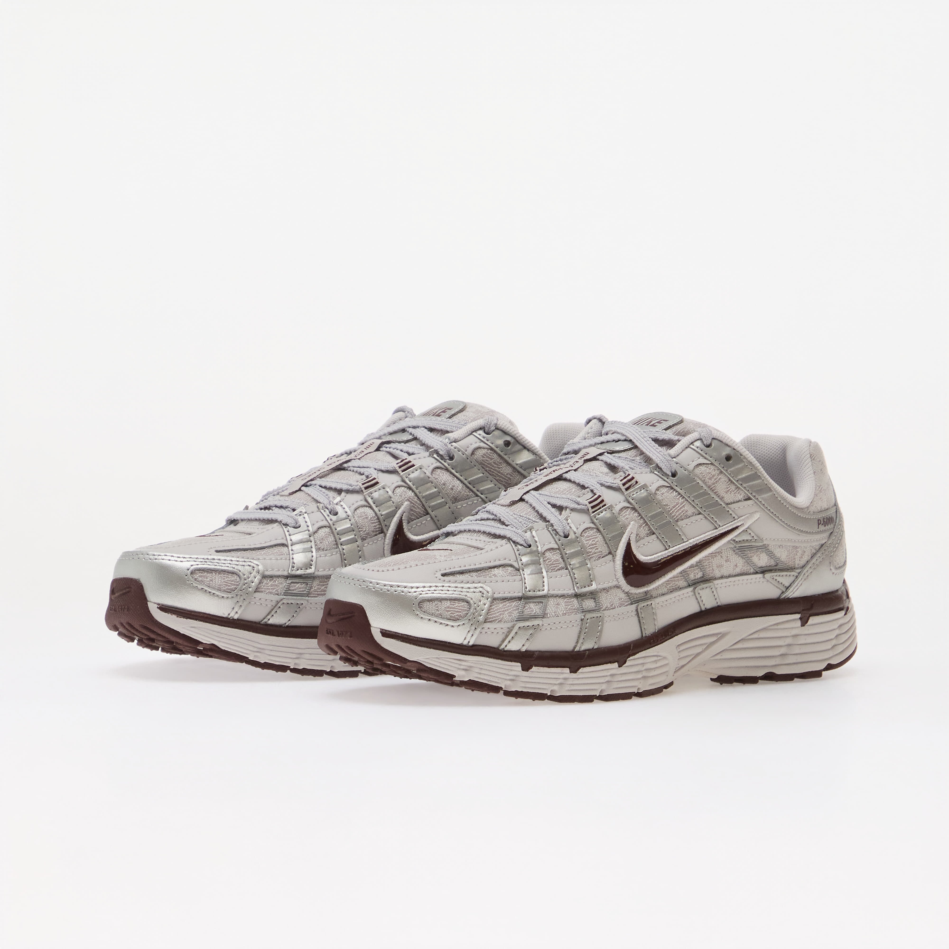 Nike Сникърси P-6000 Vast Grey/ Burgundy Crush-Metallic Silver