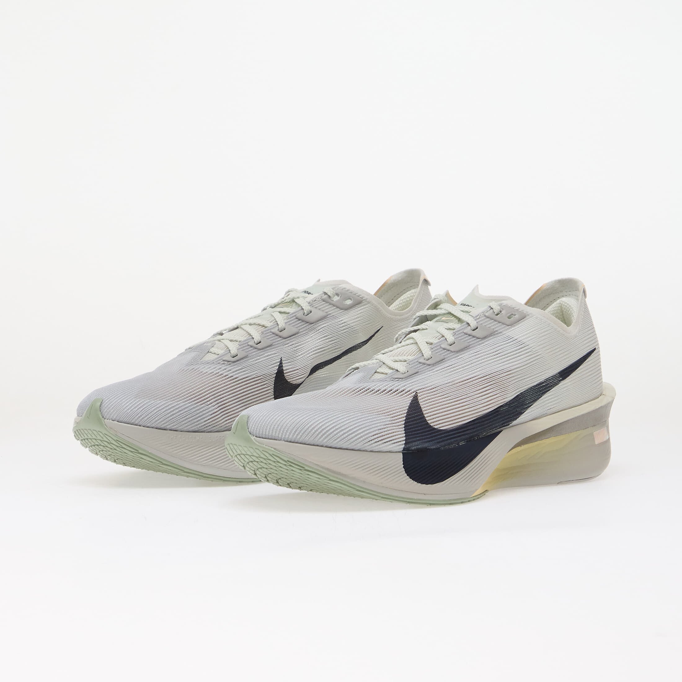 Nike Сникърси Vaporfly 4 Spruce Aura/ Dark Obsidian-Grey Fog