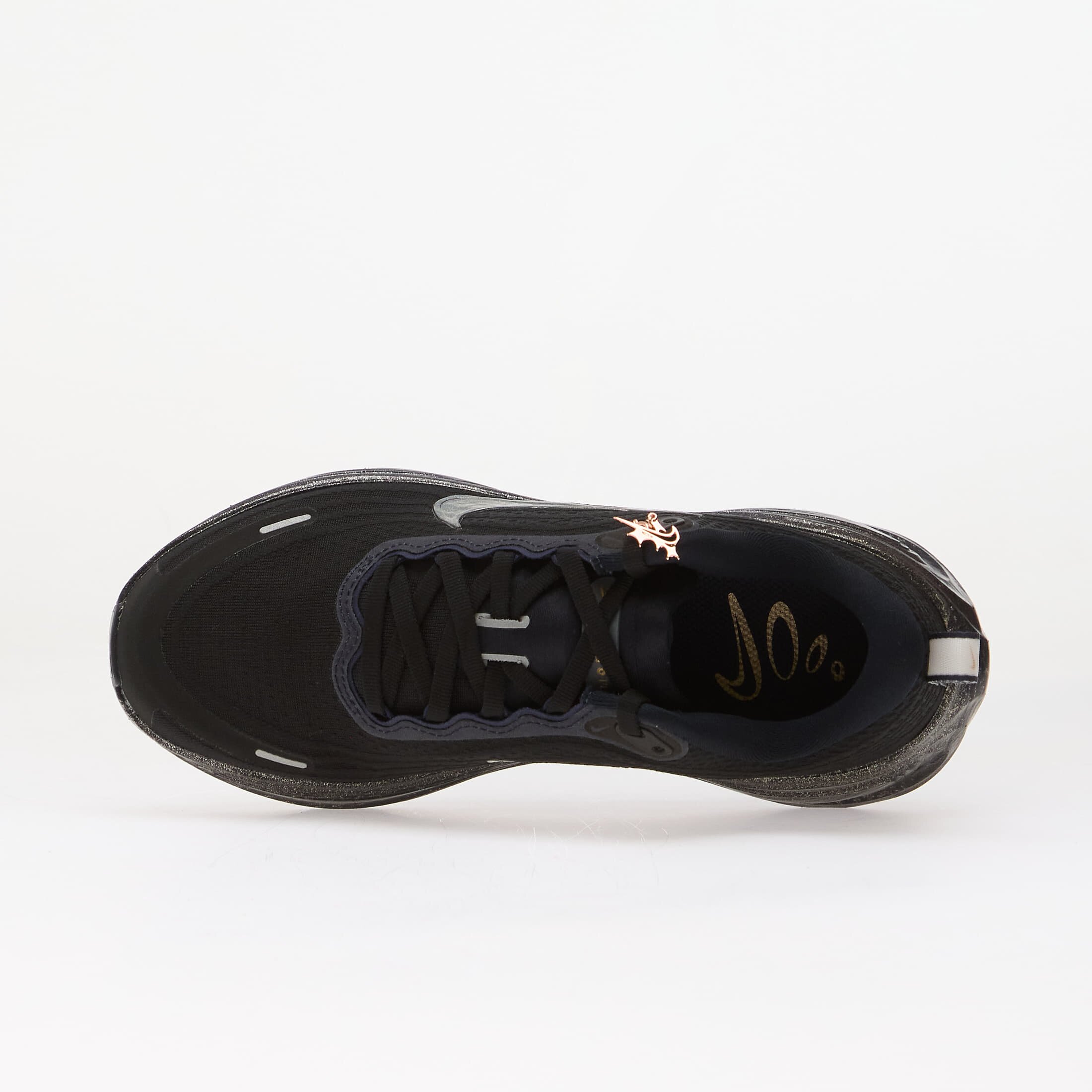 Nike Сникърси Vomero Plus "Keely Hodgkinson" Pitch Blue/ Black-Blur-Blackened Blue