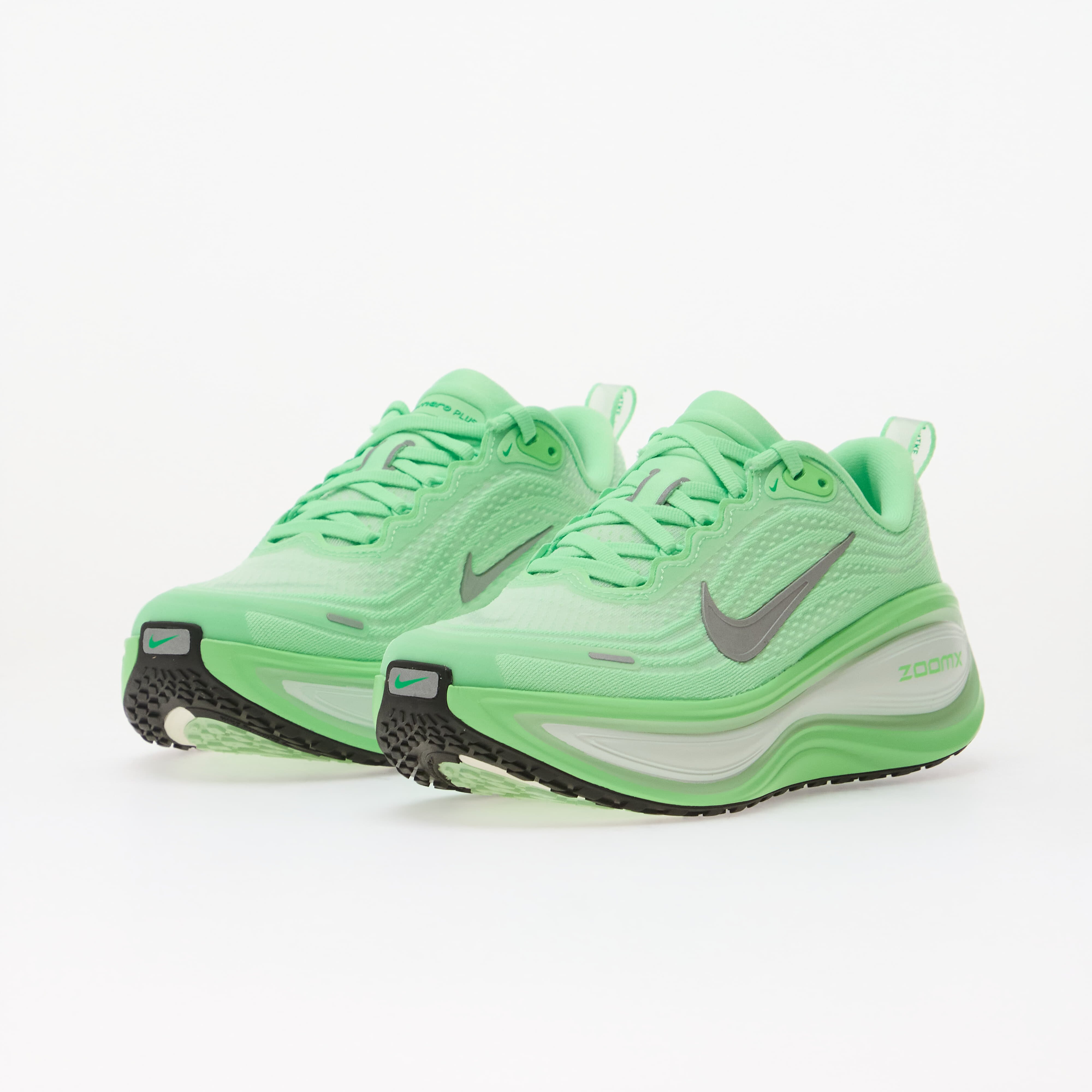 Nike Сникърси Vomero Plus White/ Metallic Silver-Illusion Green