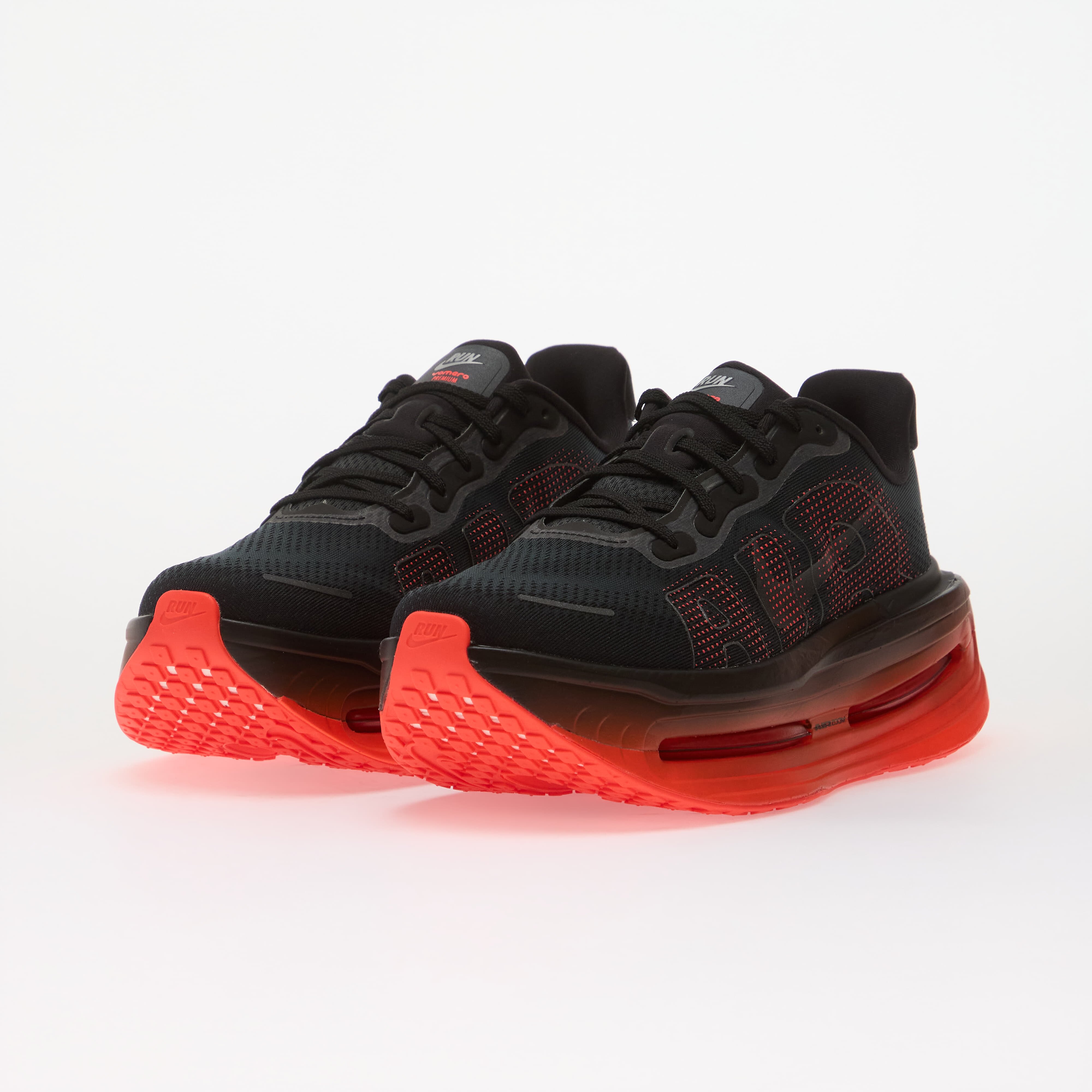Nike Сникърси Vomero Premium Black/ Black/ Bright Crimson
