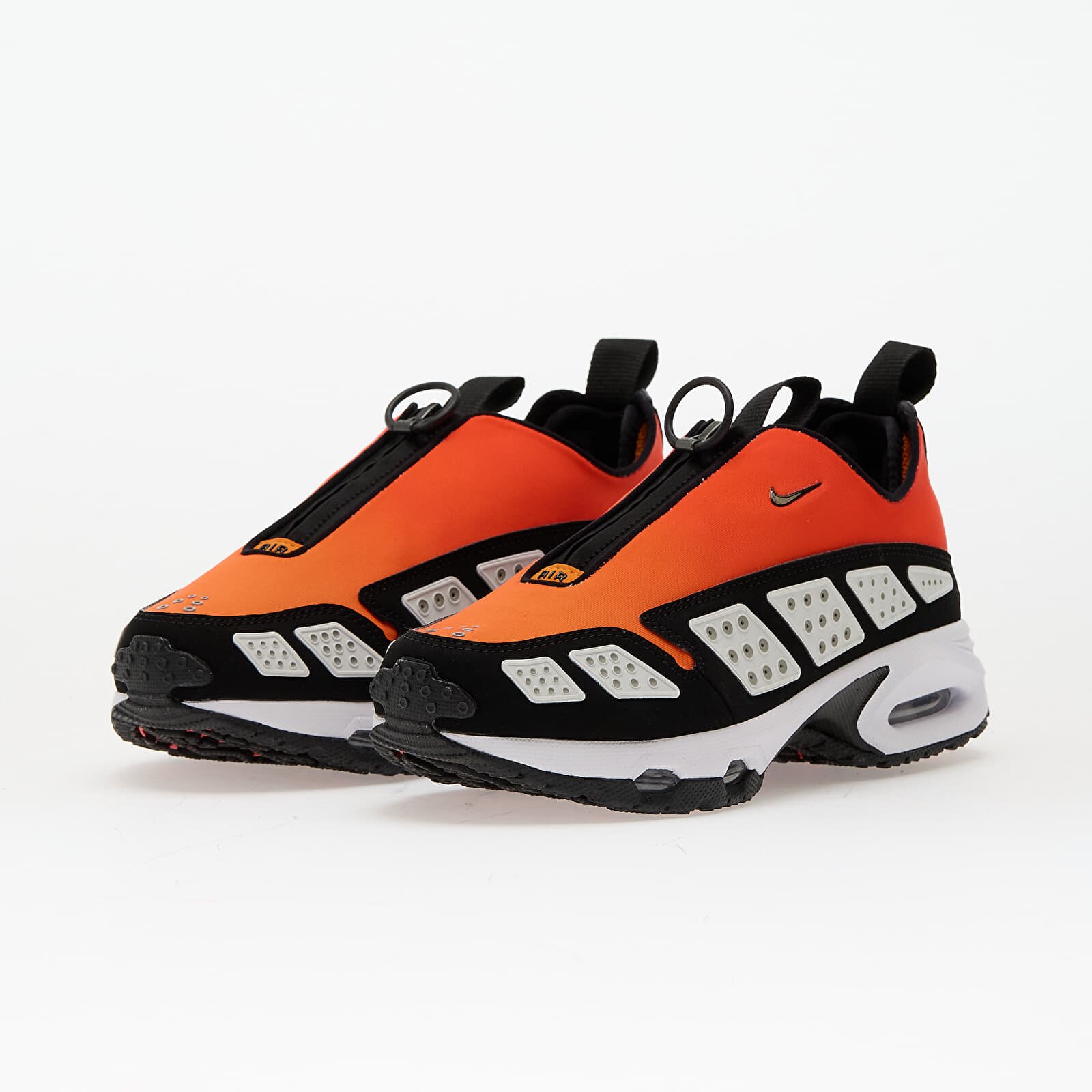 Nike Сникърси W Air Max Sndr Brt Crimson/ Black-Brt Ceramic-White-Silver