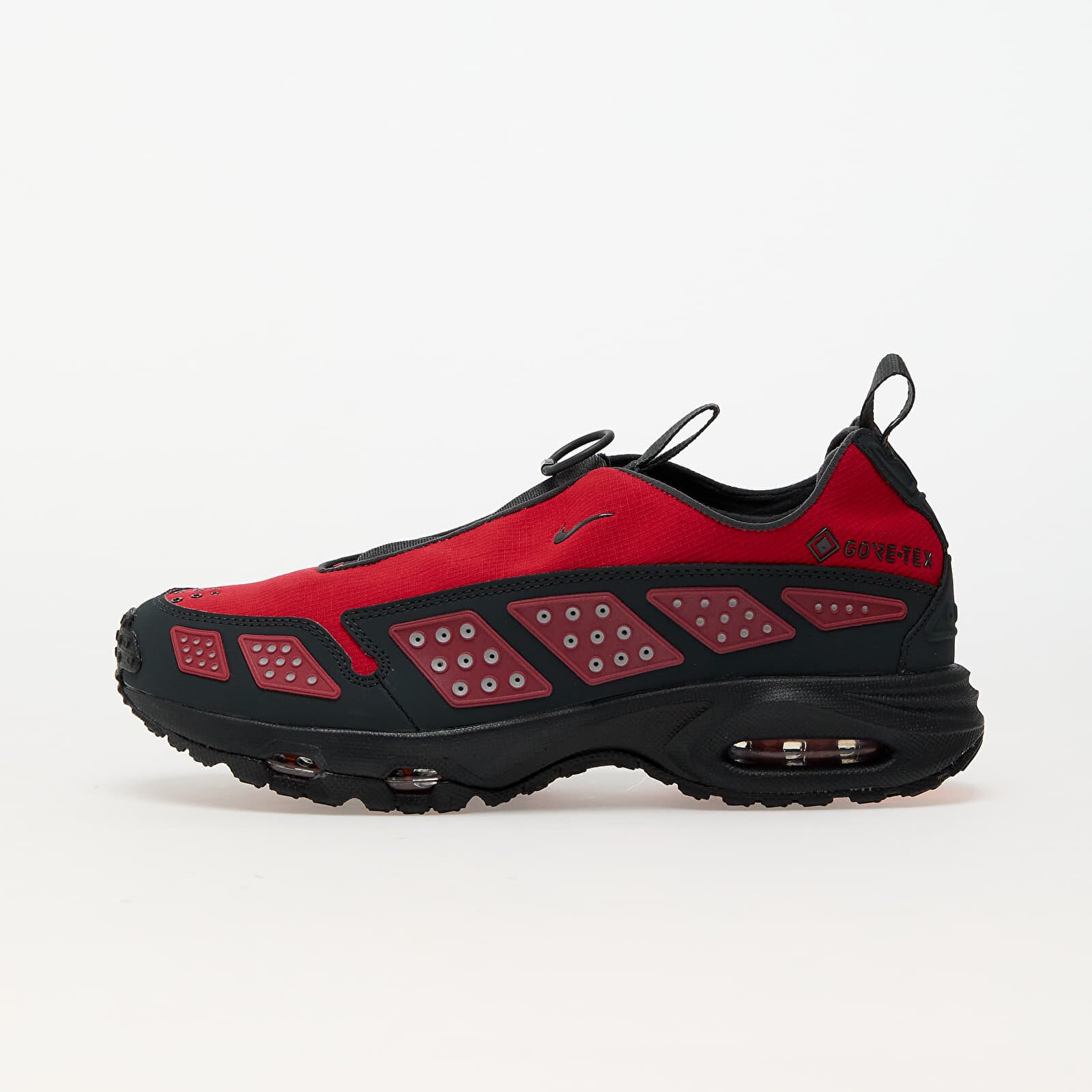 Nike Сникърси W Air Max Sndr Gtx Hyper Crimson/ Dk Smoke Grey-Fire Red