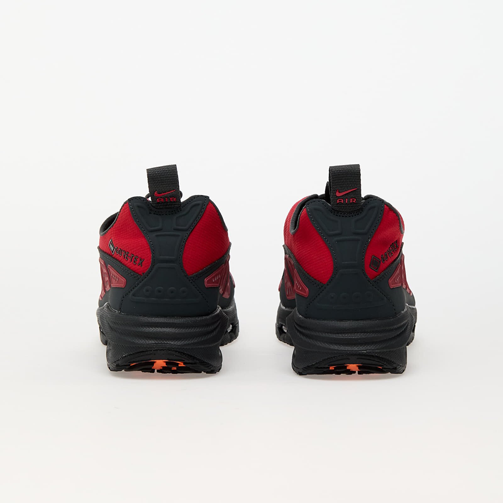 Nike Сникърси W Air Max Sndr Gtx Hyper Crimson/ Dk Smoke Grey-Fire Red