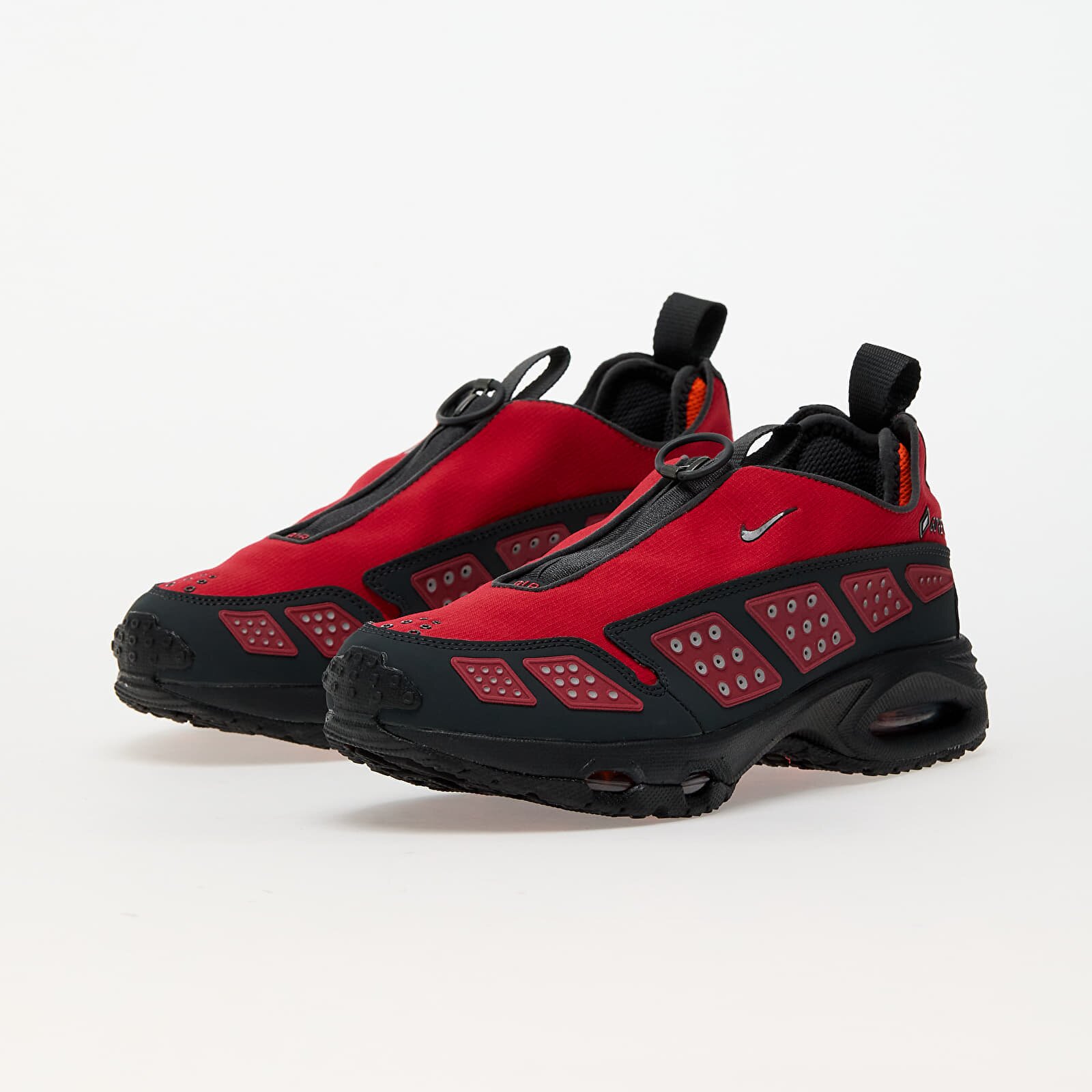 Nike Сникърси W Air Max Sndr Gtx Hyper Crimson/ Dk Smoke Grey-Fire Red
