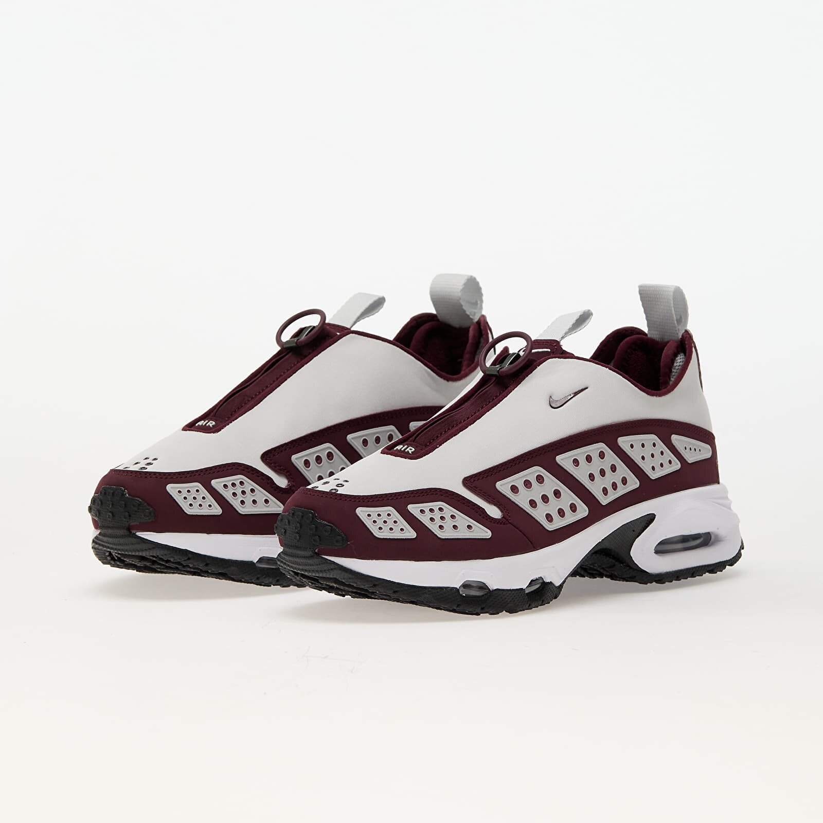 Nike Сникърси W Air Max SNDR Photon Dust/ Night Maroon-Black-White