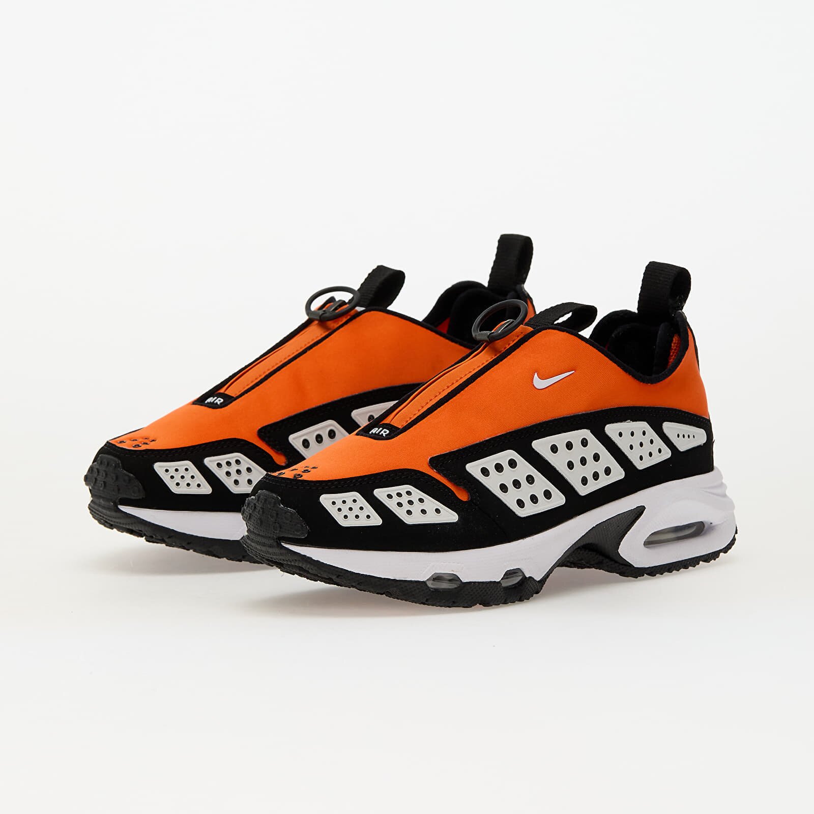 Nike Сникърси W Air Max SNDR Safety Orange/ White-Black-Silver