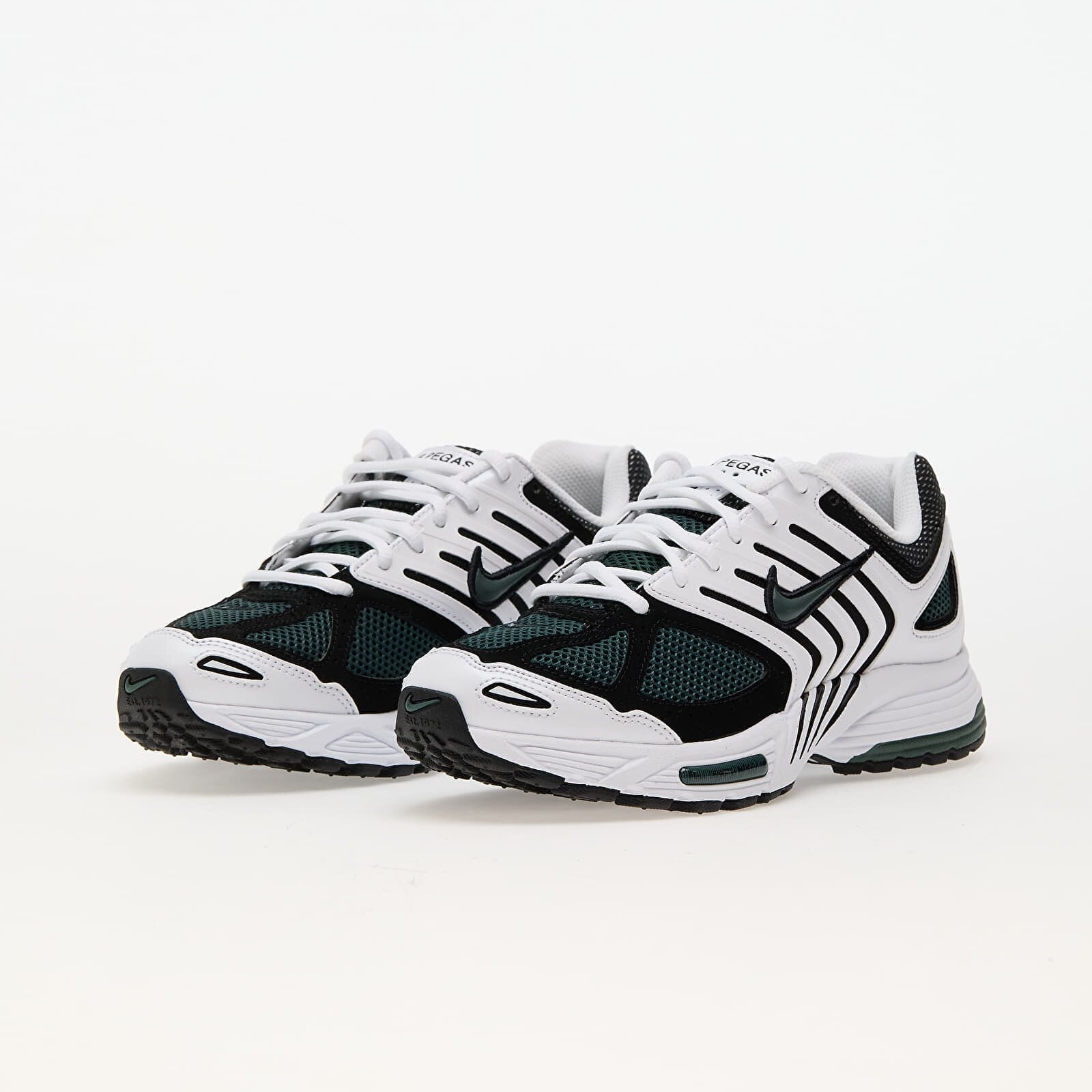 Nike Сникърси W Air Pegasus 2005 White/ Vintage Green-Black