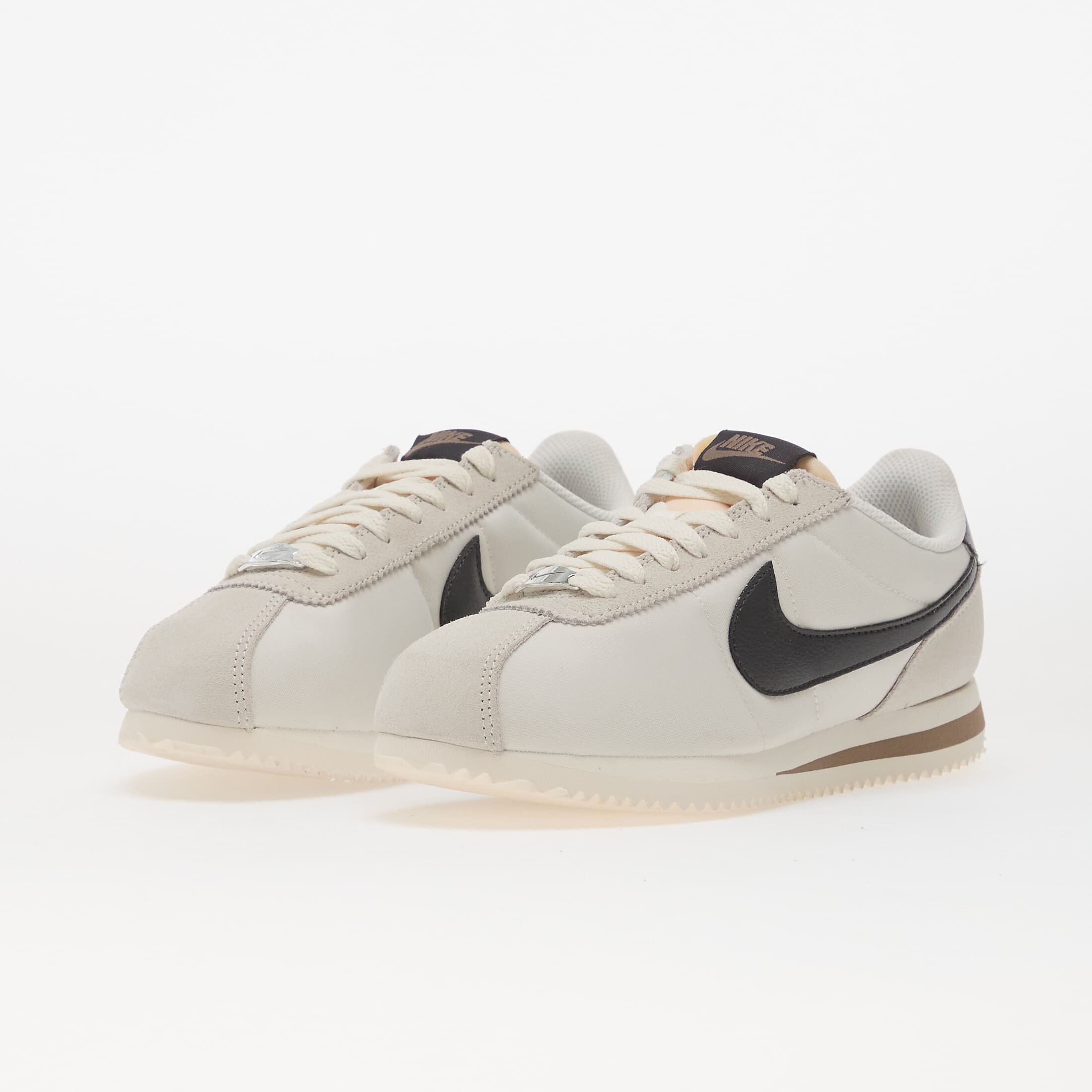 Nike Сникърси W Cortez Phantom/ Off Noir-Sail-Mink Brown