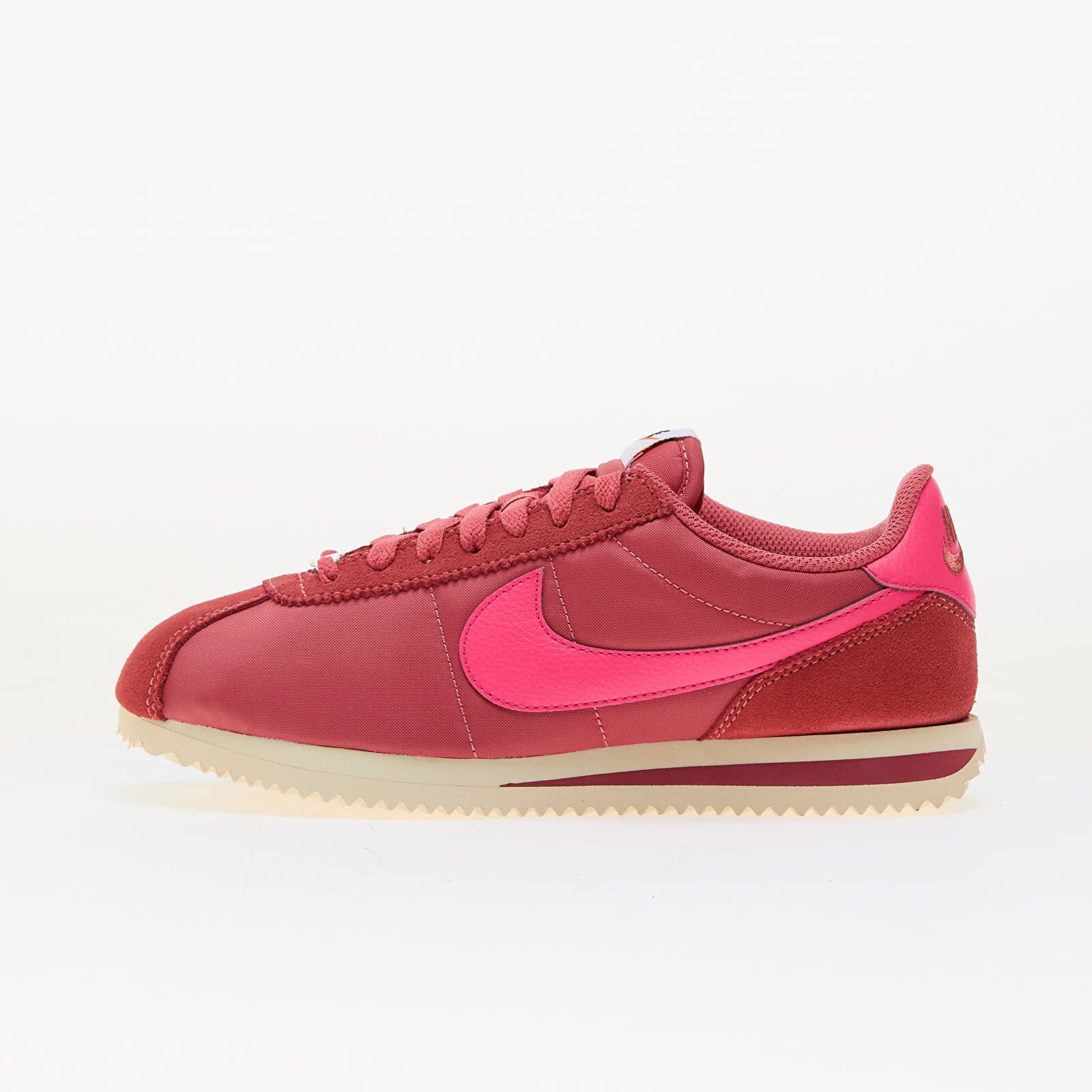 Nike Сникърси W Cortez Textile Adobe/ Hyper Pink-Alabaster-Safety Orange