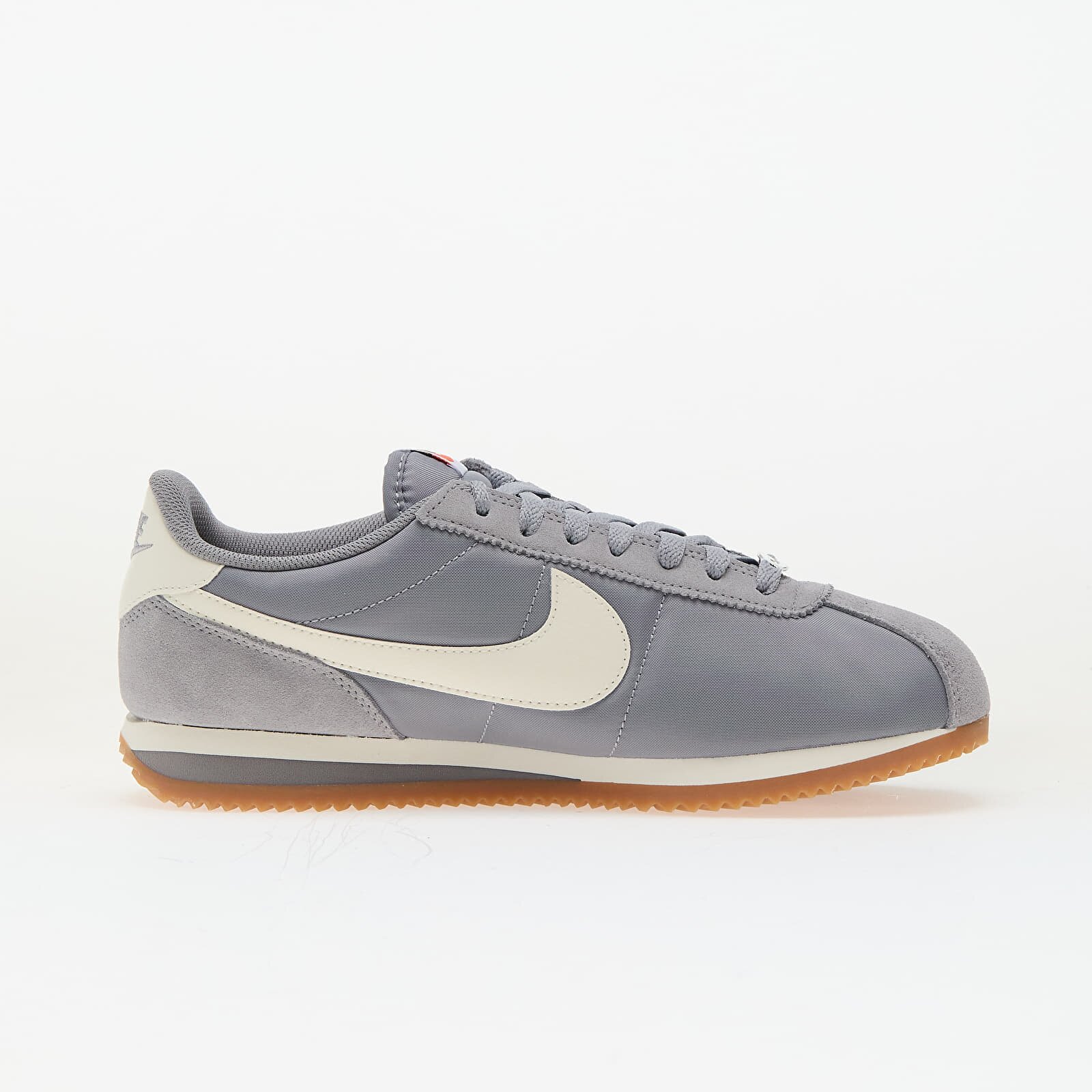 Nike Сникърси W Cortez Textile Cement Grey/ Sail-Gum Light Brown