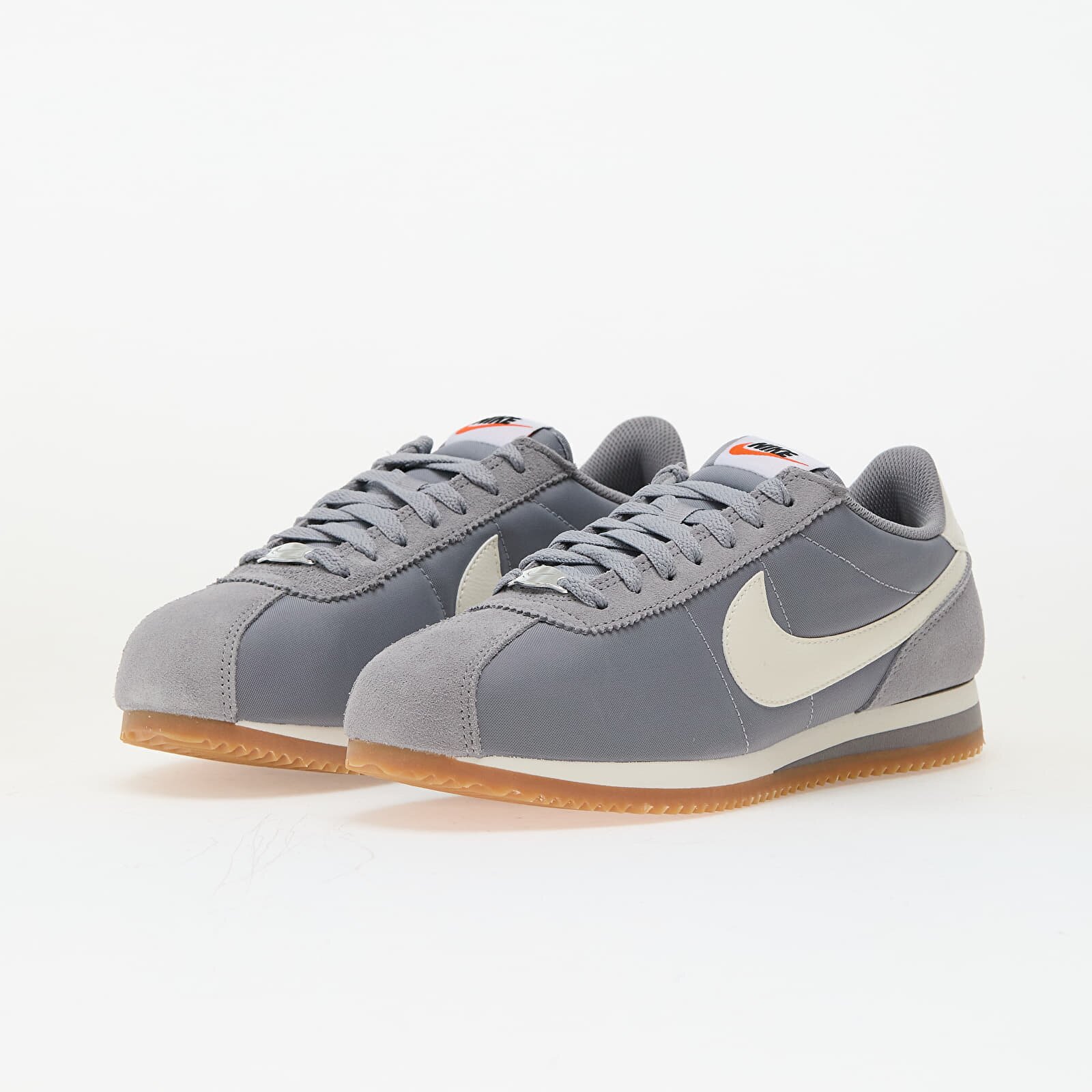 Nike Сникърси W Cortez Textile Cement Grey/ Sail-Gum Light Brown