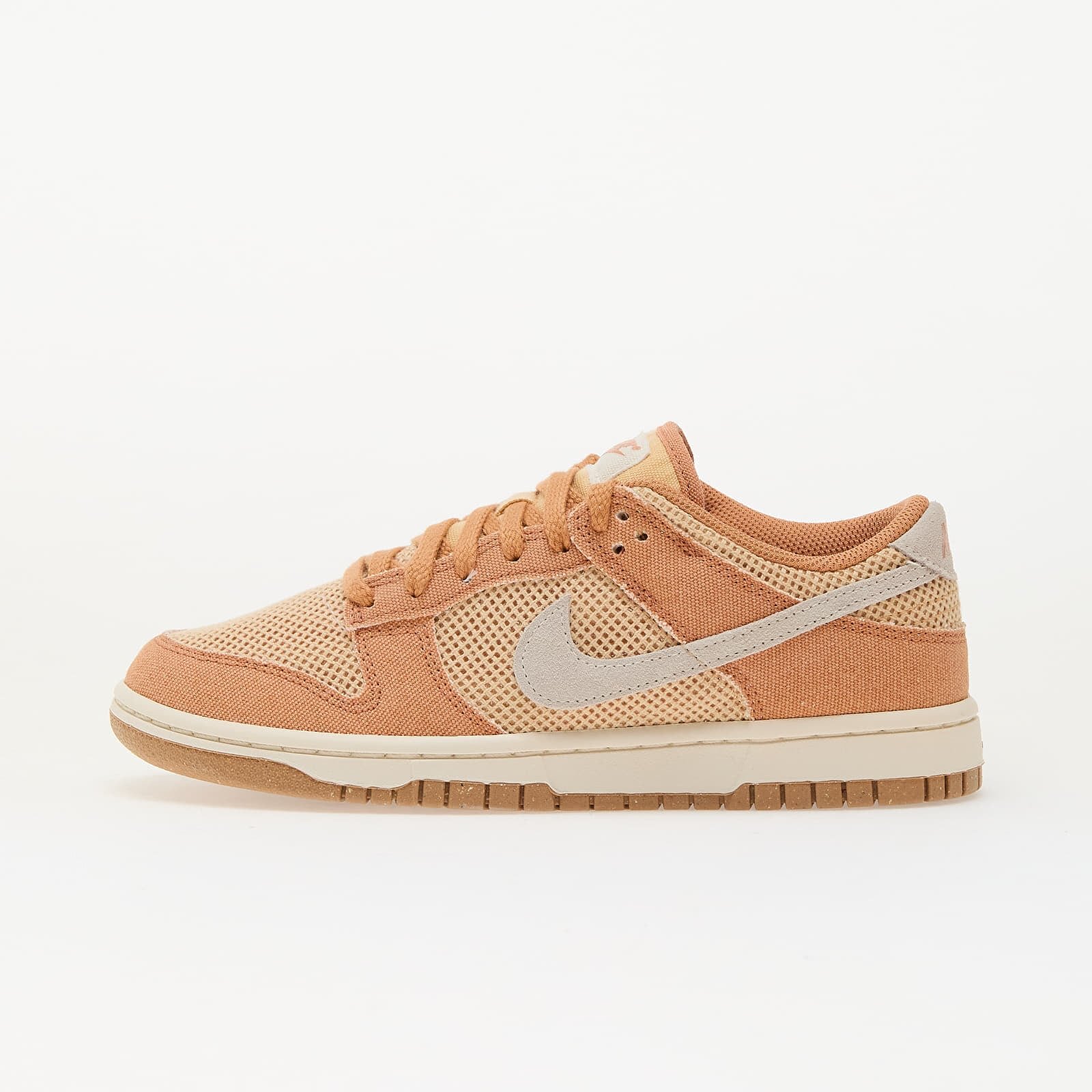 Nike Сникърси W Dunk Low Nn Se Amber Brown/ Pale Ivory-White Onyx