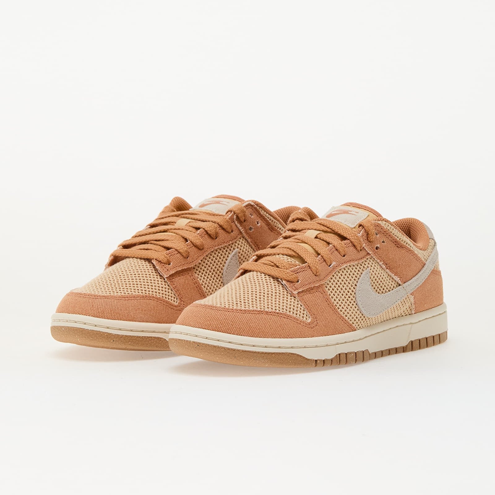 Nike Сникърси W Dunk Low Nn Se Amber Brown/ Pale Ivory-White Onyx
